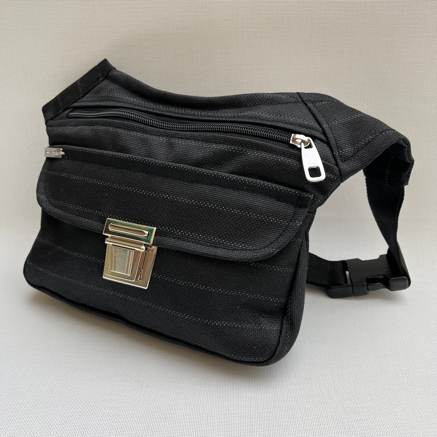 Diplomatic Black & Silver + Back pocket Exclusive Part No. 11217
