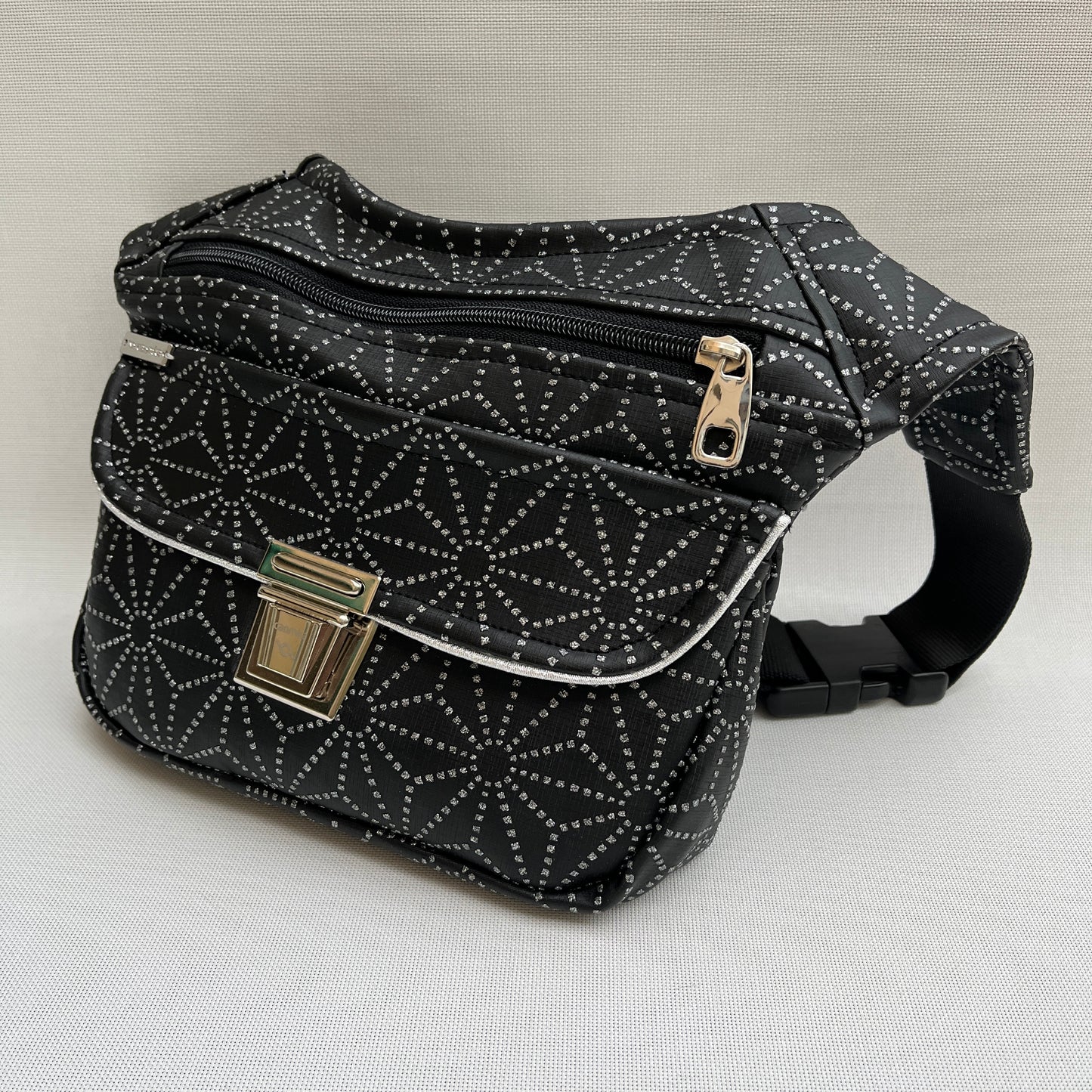 Special Elegant Black + Bolsillo trasero · Piel Vegana. Pieza Única Núm. 11211