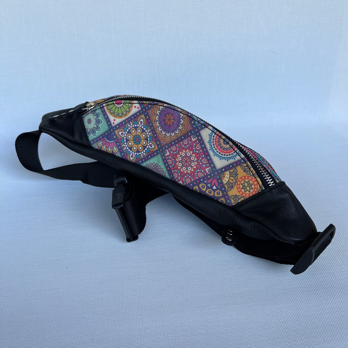 Retro Chic Special Black Mandalas · Piel natural BioCuir® · Pieza Única Núm. 12343