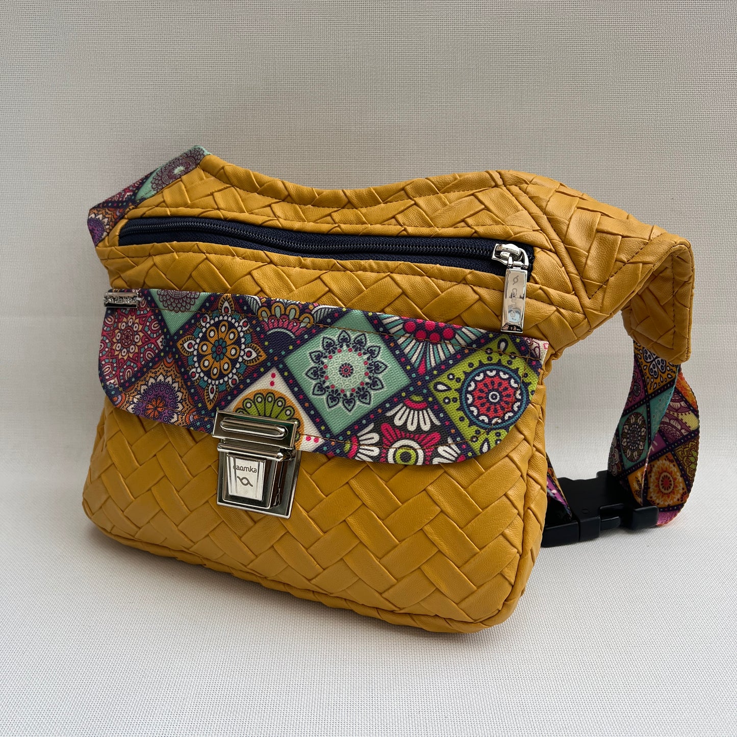 Special Yellow & Mandalas · Piel Vegana · Pieza Única Núm. 13042