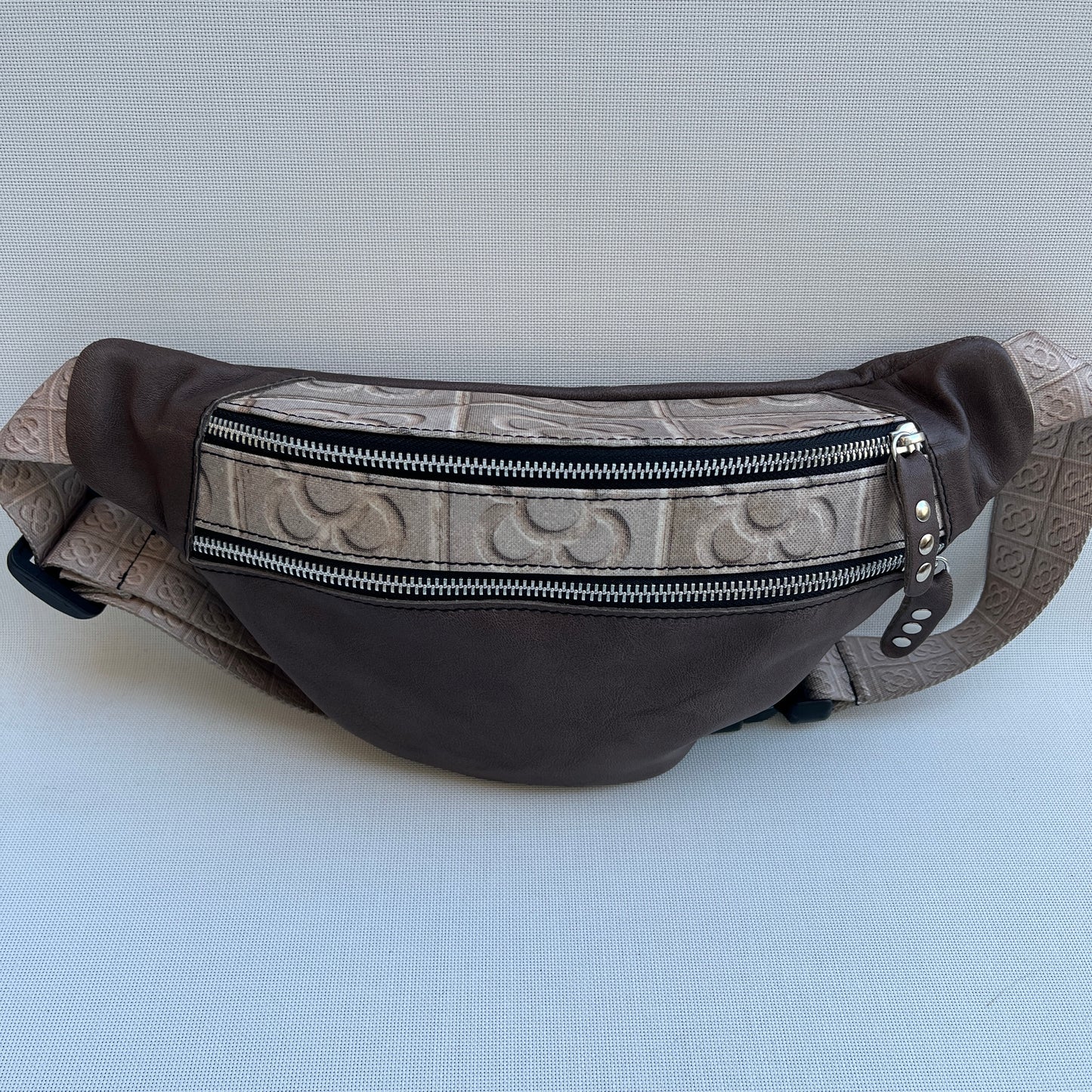 Retro Chic Special Taupe Panot BioCuir® natural leather Exclusive Piece No. 12285
