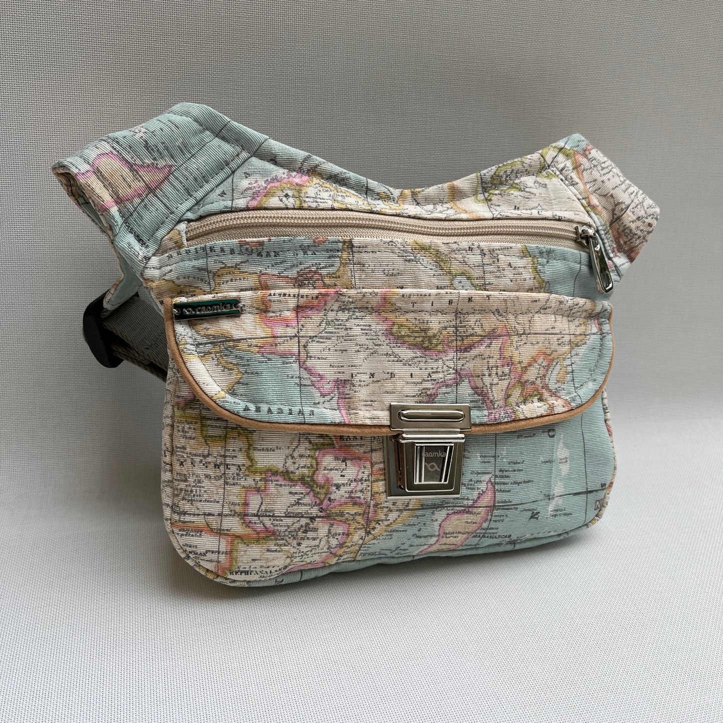 Special World Map + Back pocket Unique Piece No. 11404