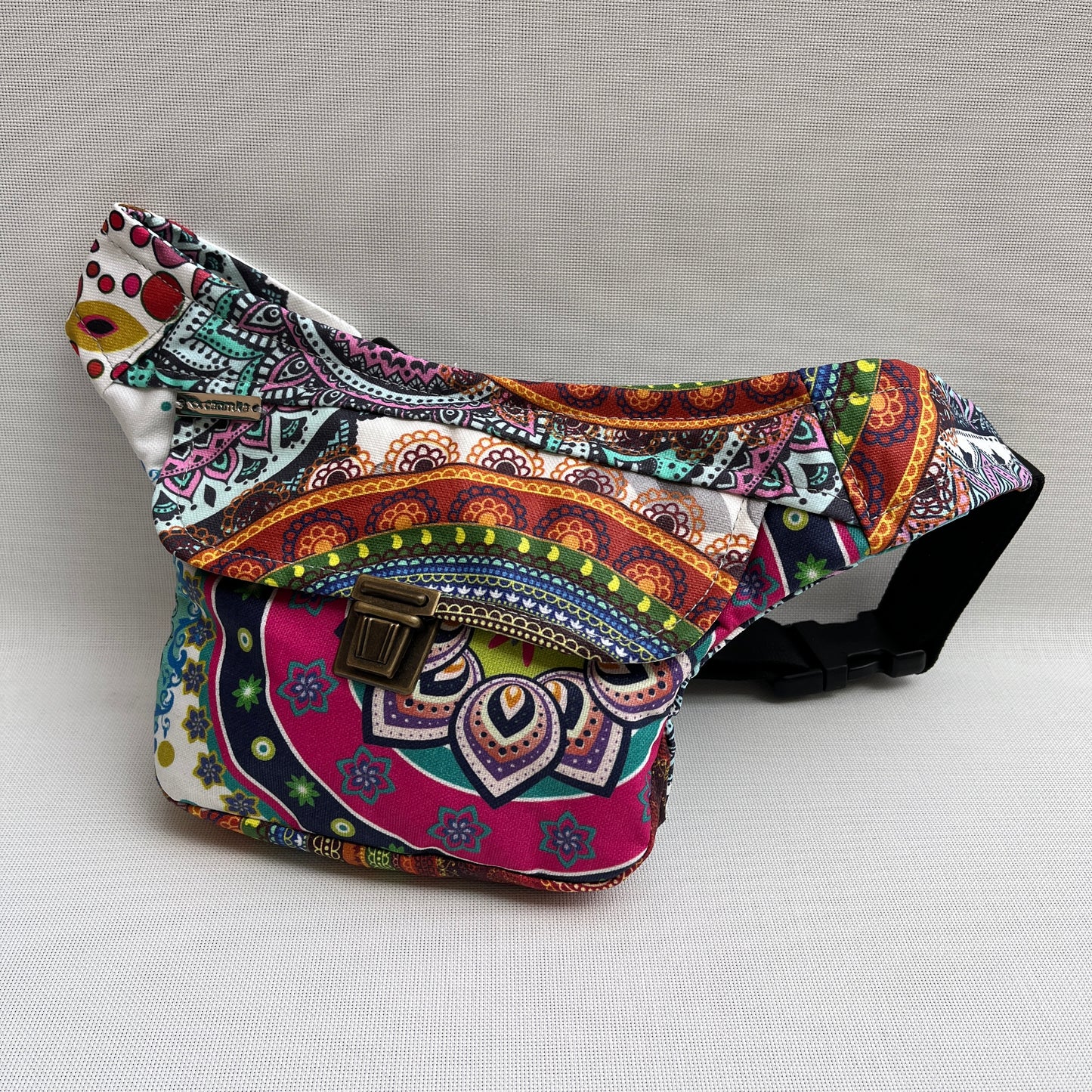 Mini Summer Mandalas · Anti-stain resinated fabric. Unique Piece No. 11589