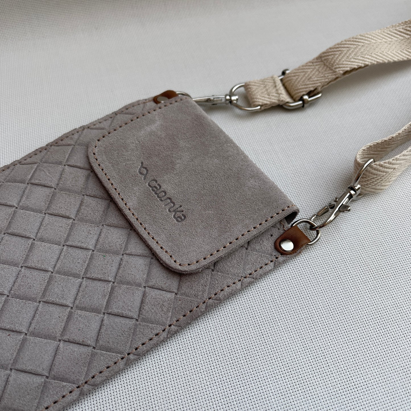 Mobile Holder Earth Design Braided Split Leather Gray