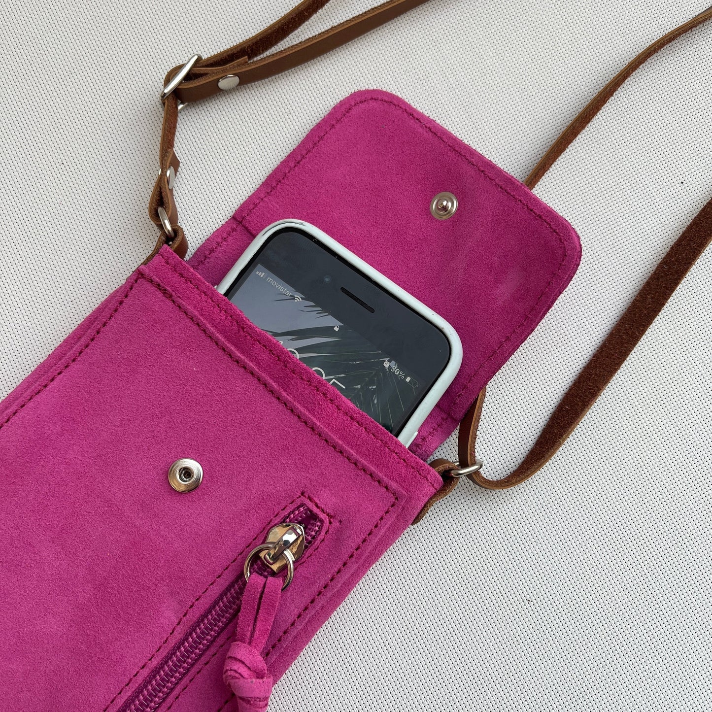 Mobile Holder · Water Design · Split Leather · Bubble Gum Pink