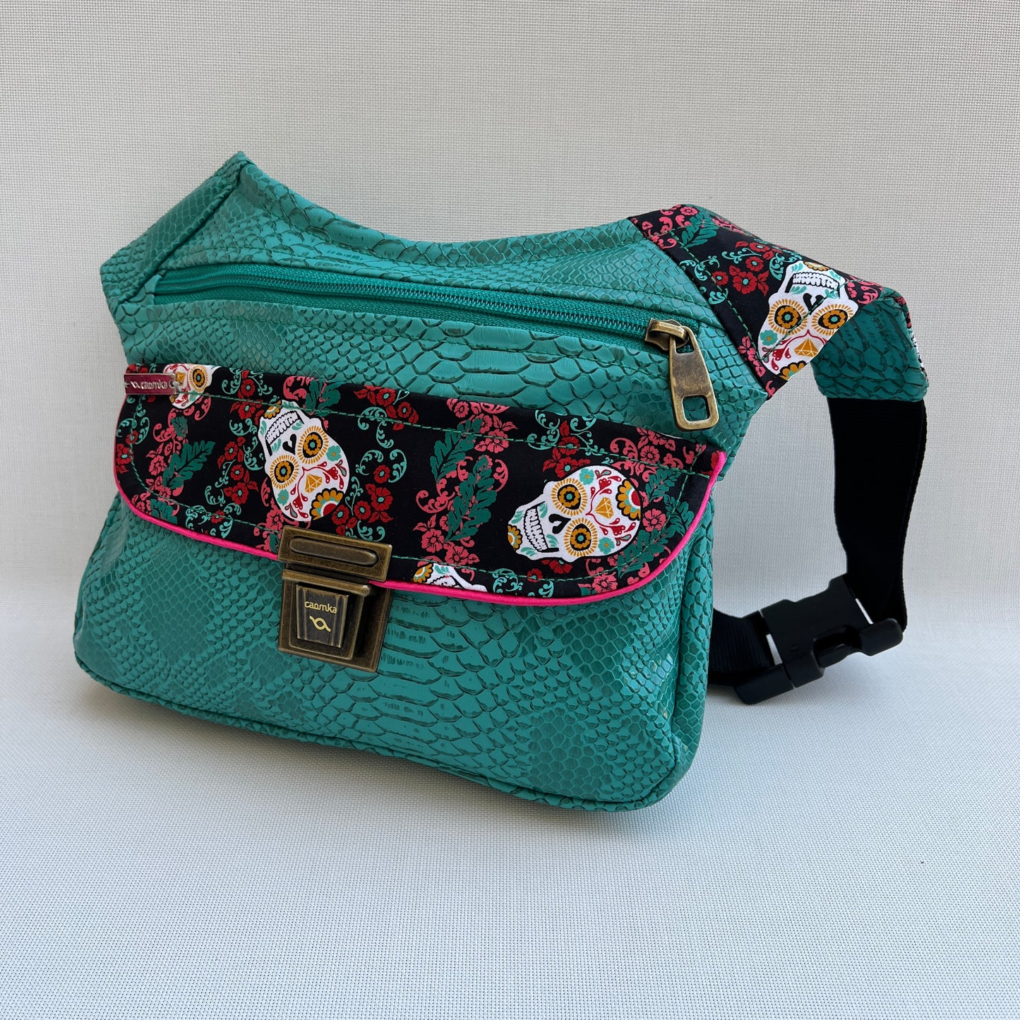 Spezielle Totenköpfe + Gesäßtasche Einzelstück Nr. 11531