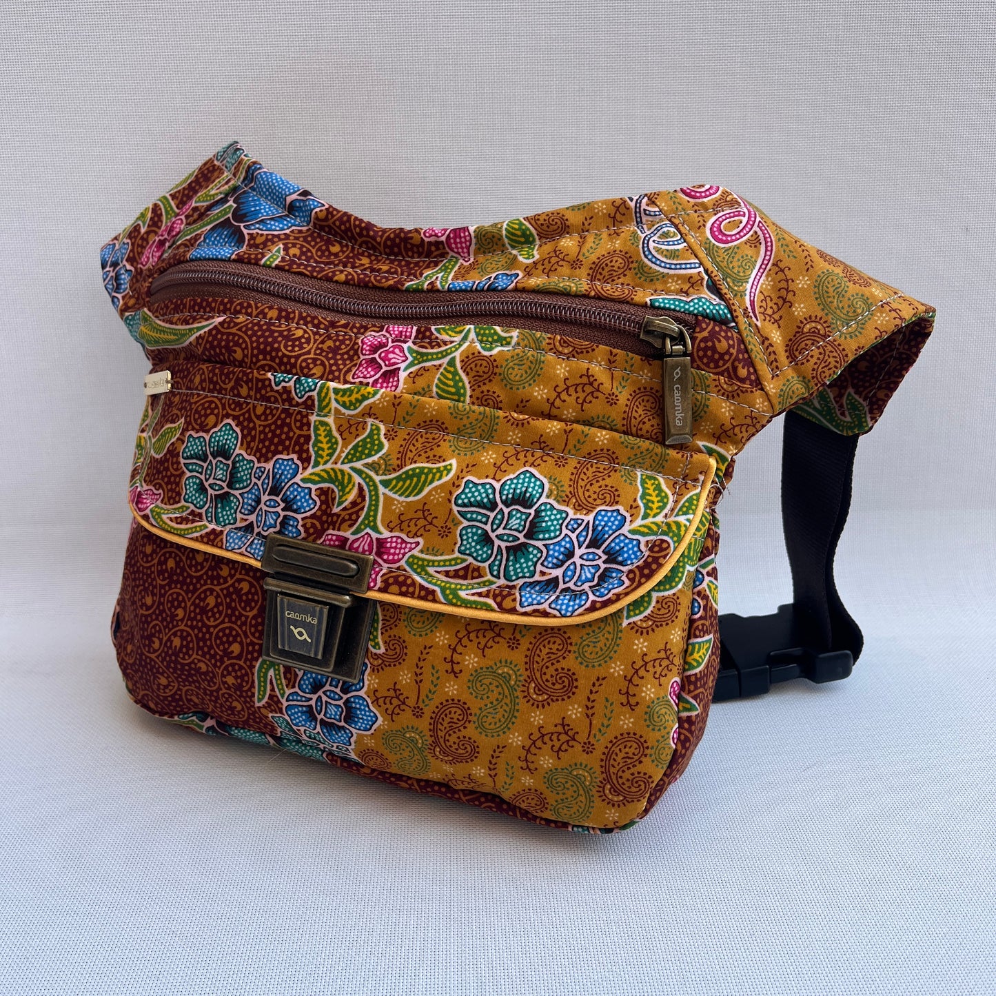 Special Thailand Trip + Bolsillo trasero · Pieza Única Núm. 13158