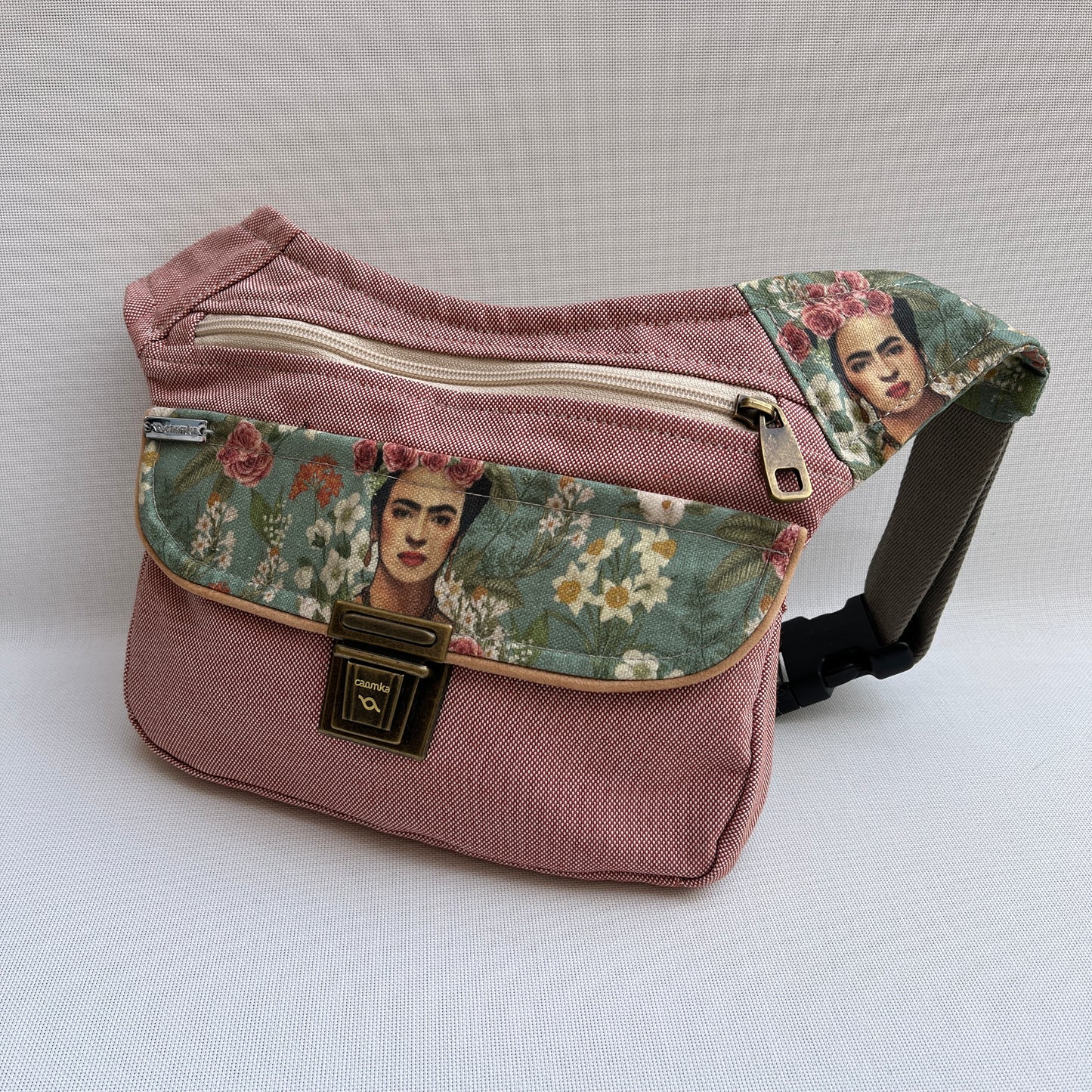 Special Frida Kahlo + Back pocket Unique Piece No. 11573