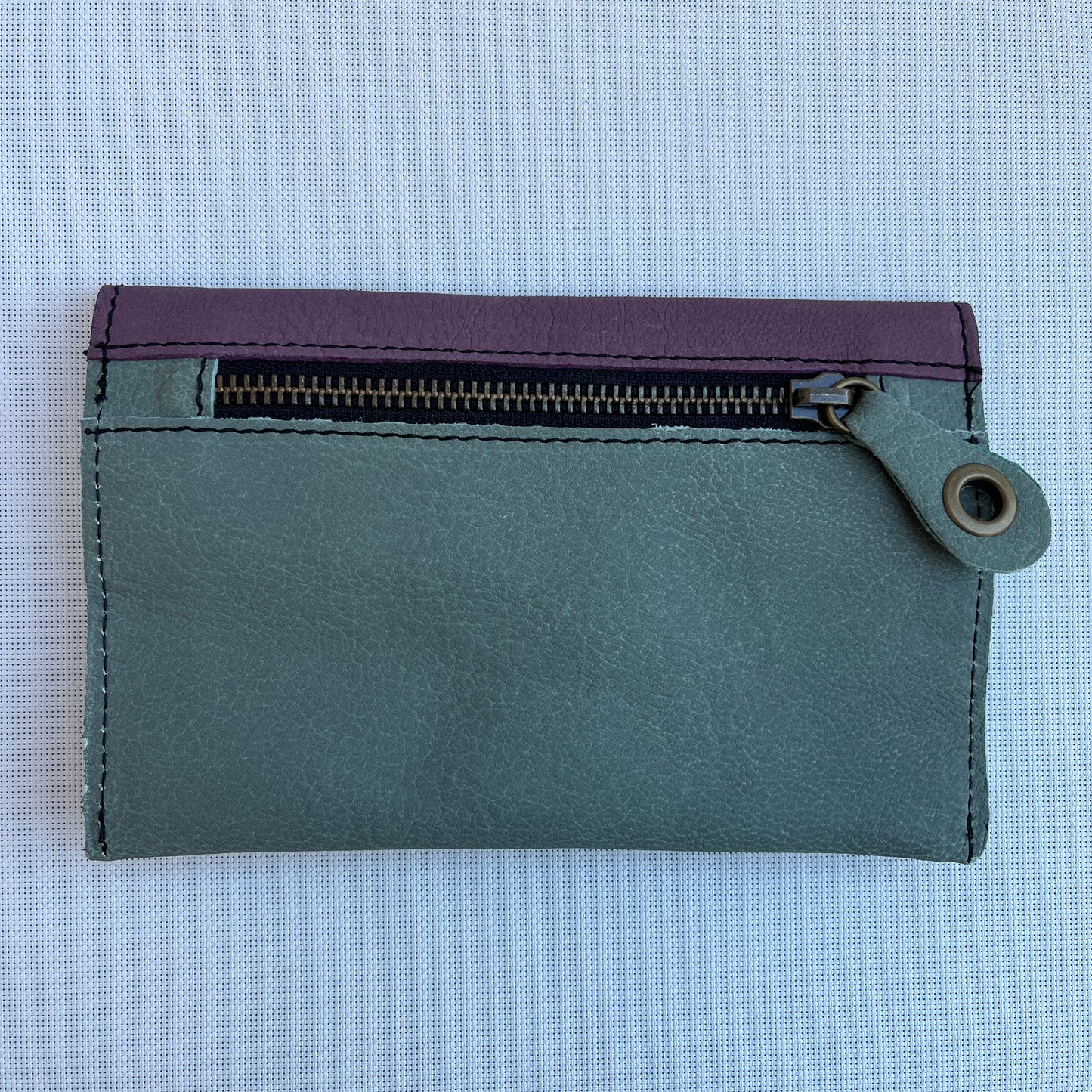 Monedero Plano CAOMKA · Piel natural BioCuir® · Pieza Exclusiva Núm. 13189