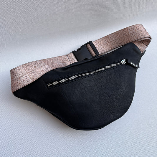 Retro Chic Special Black BioCuir® Natural Leather Exclusive Piece No. 10788