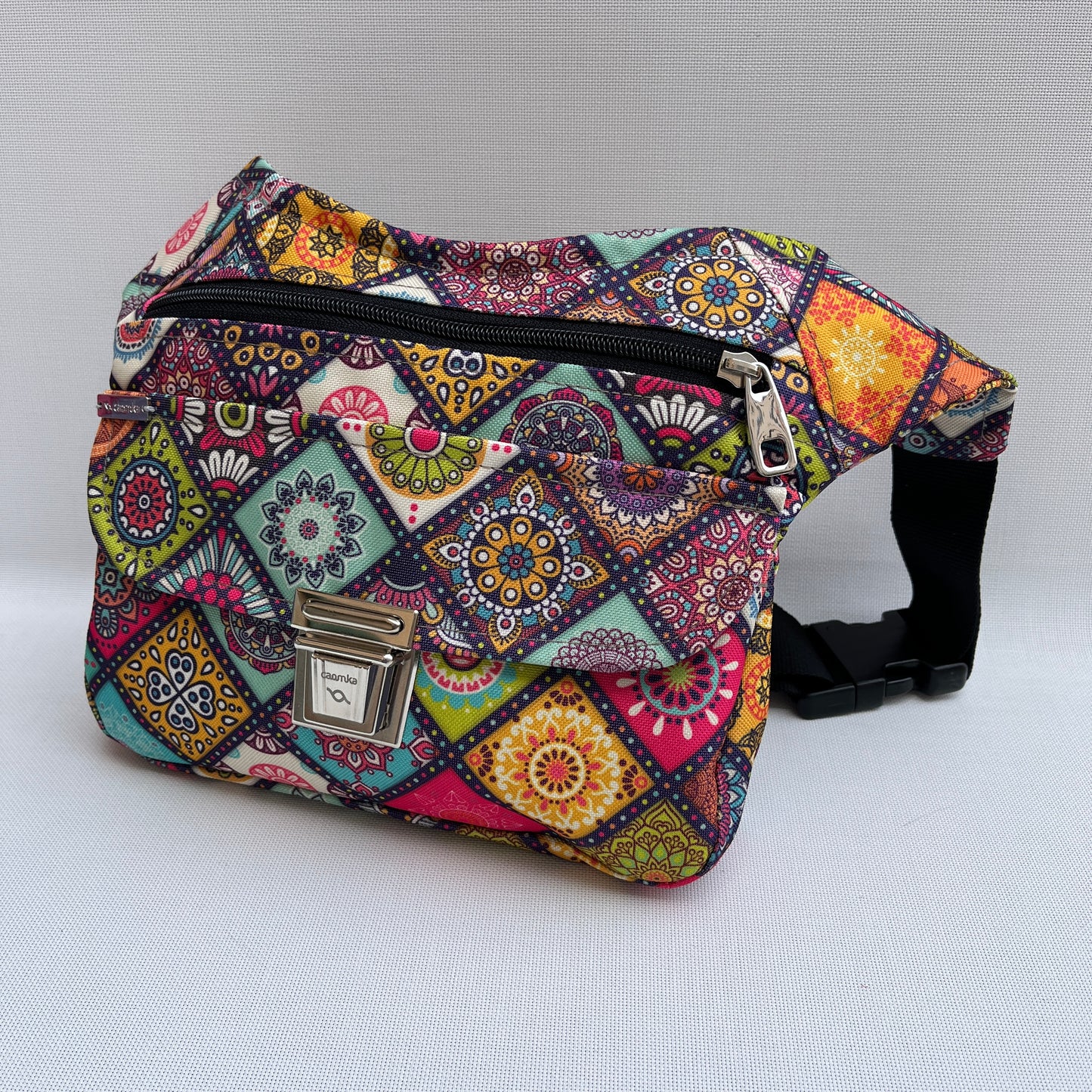 Special Square Mandalas · Impermeable · Pieza Única Núm. 11604