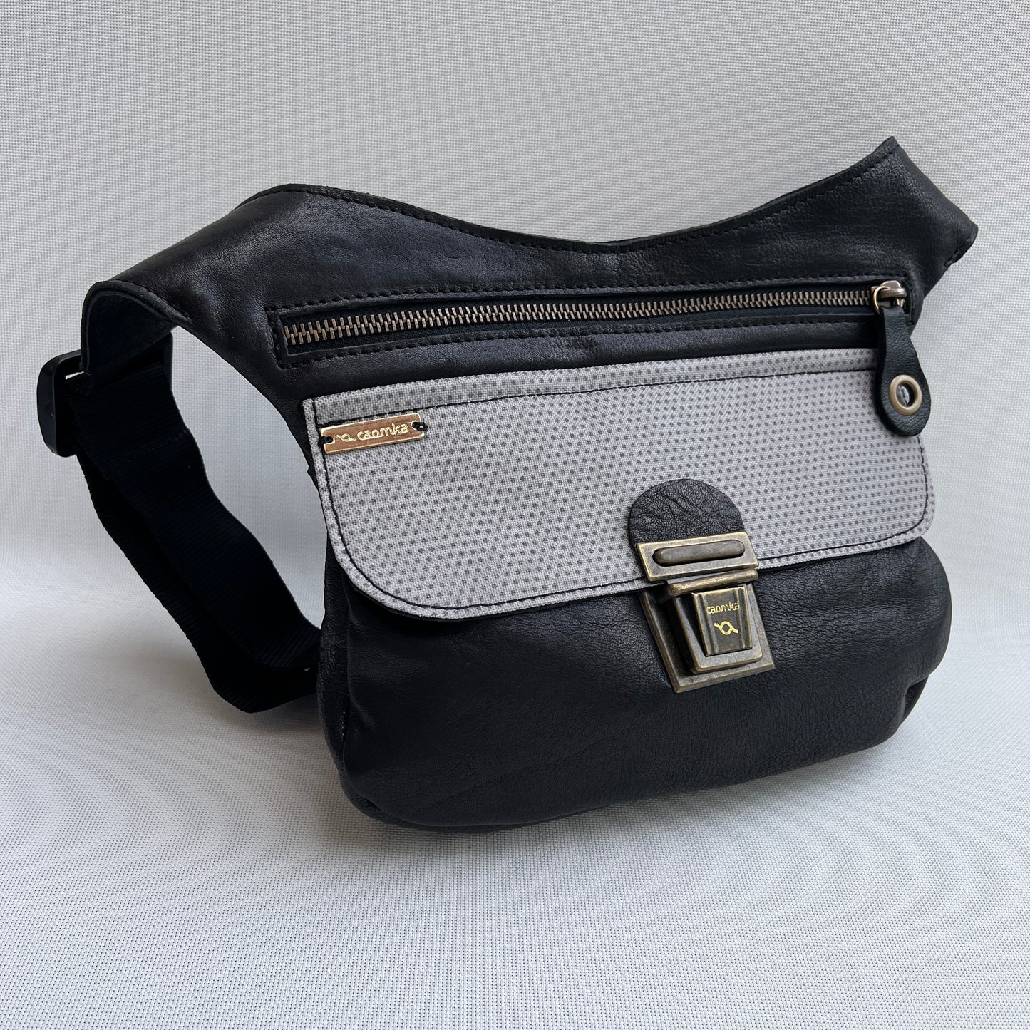 Spezielles Black & Dots Naturleder BioCuir® Exclusive Piece No. 12501