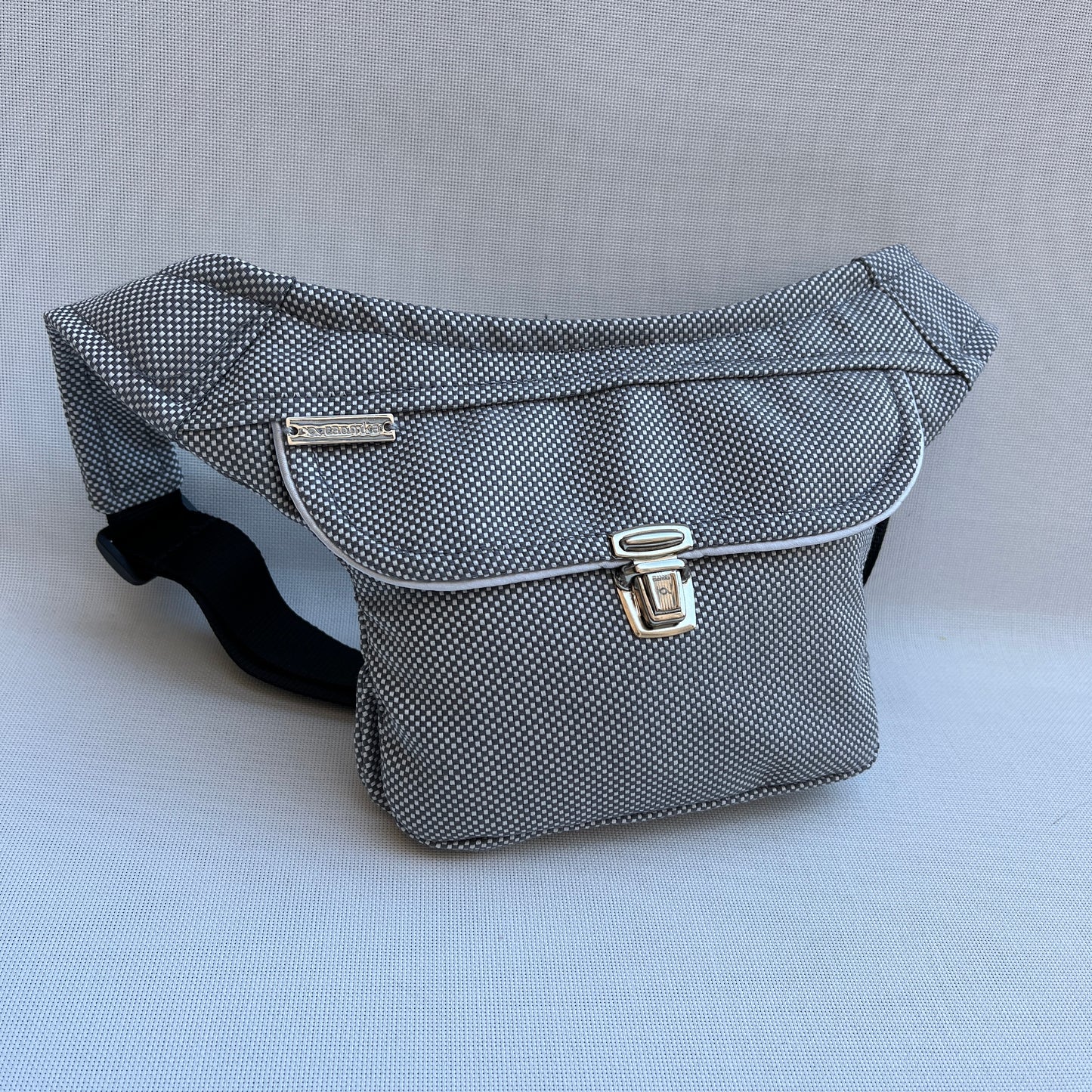 Mini Gray Class · Waterproof · Unique Piece No. 12562