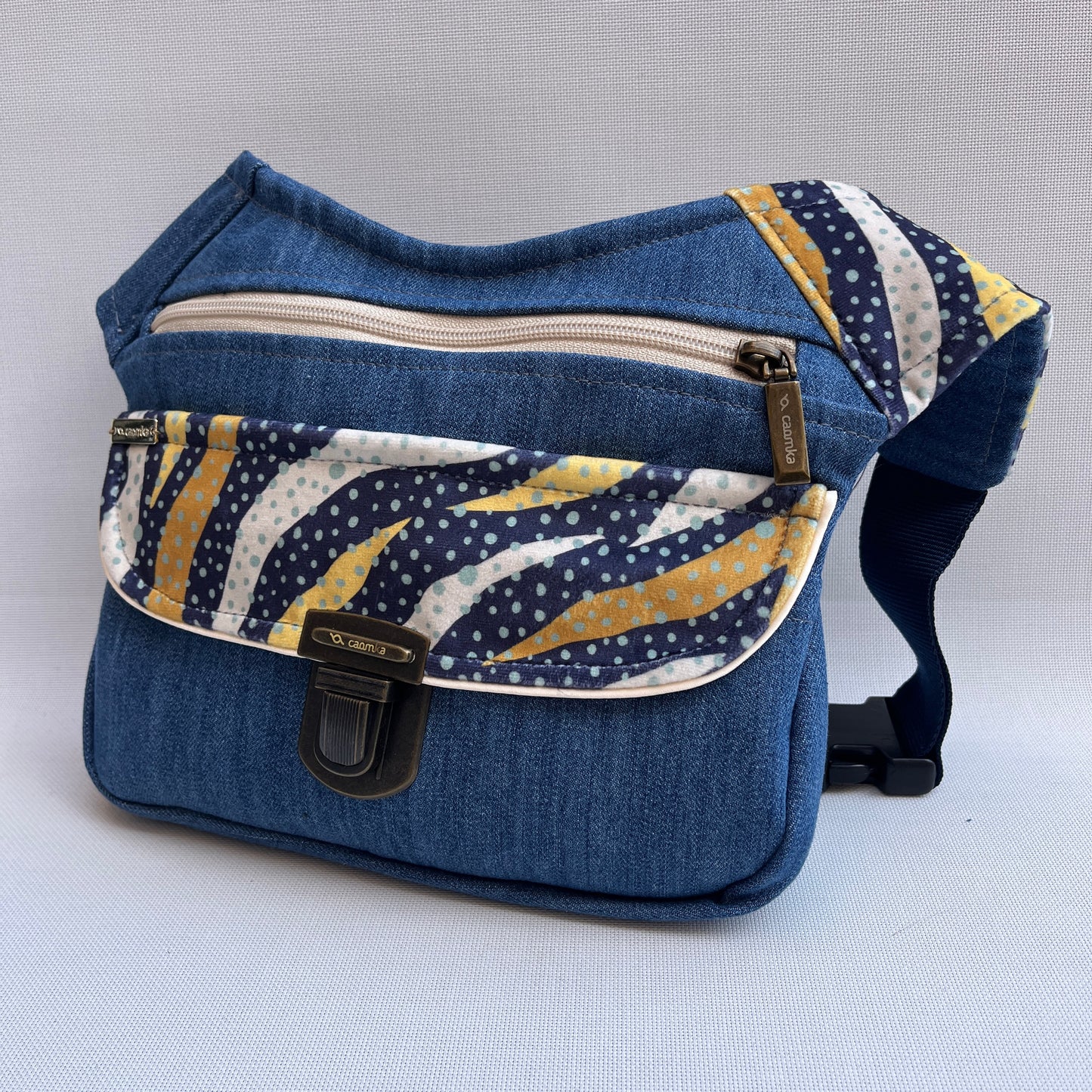 Special Fantasy Jeans + Gesäßtasche Einzelstück Nr. 13375