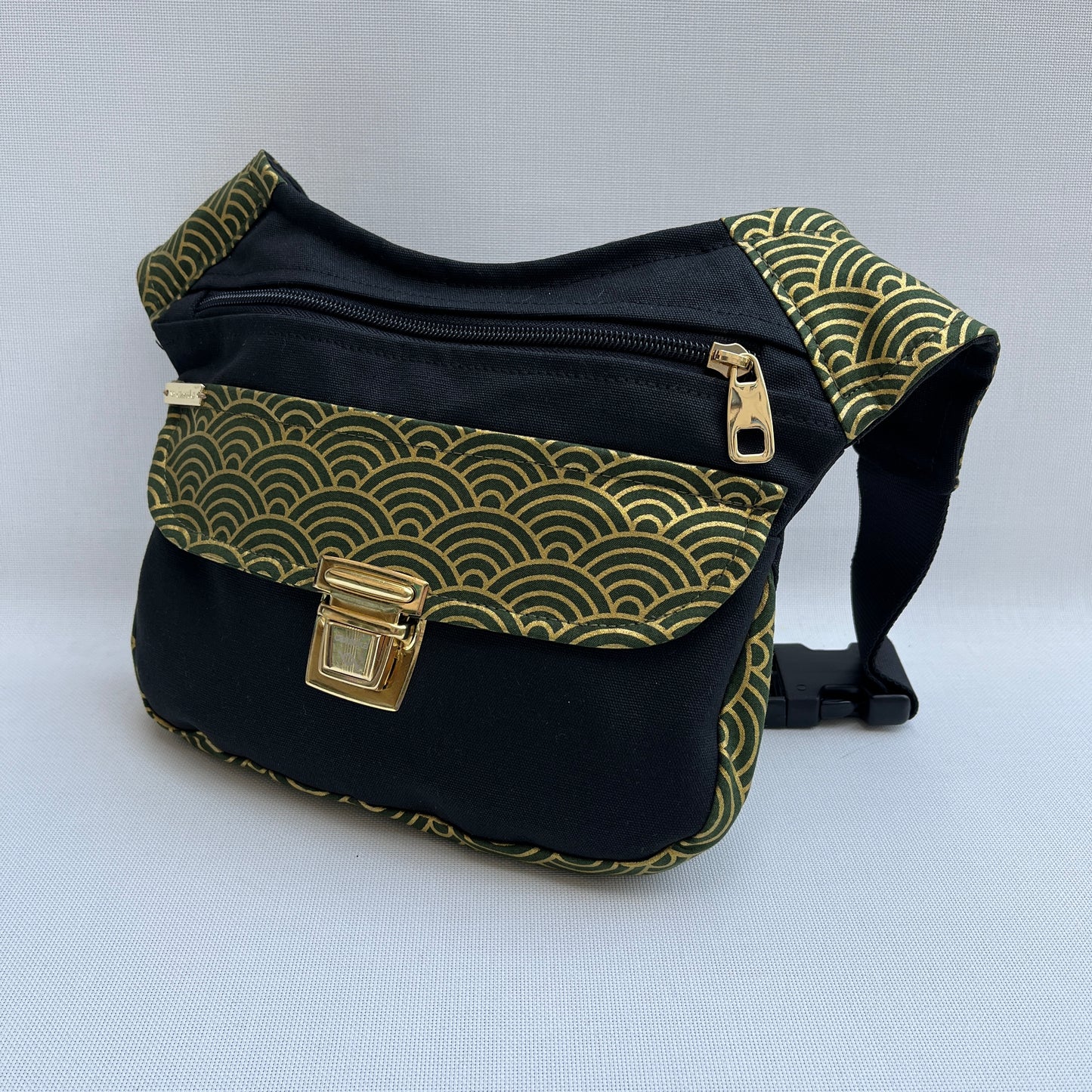 Black & Japanese Waves Golden · Pieza Única Núm. 12580