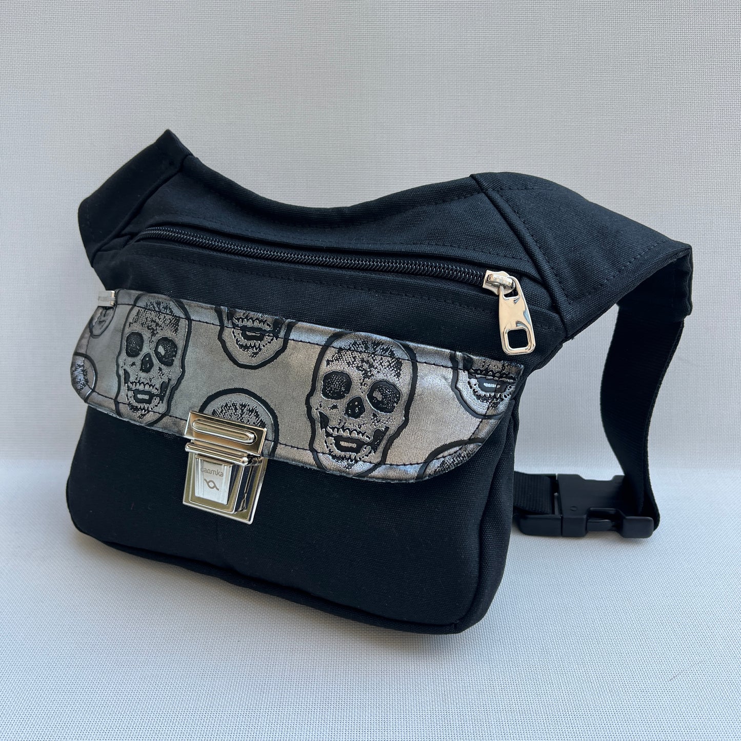 Special Black & Skulls Unique Piece No. 12604
