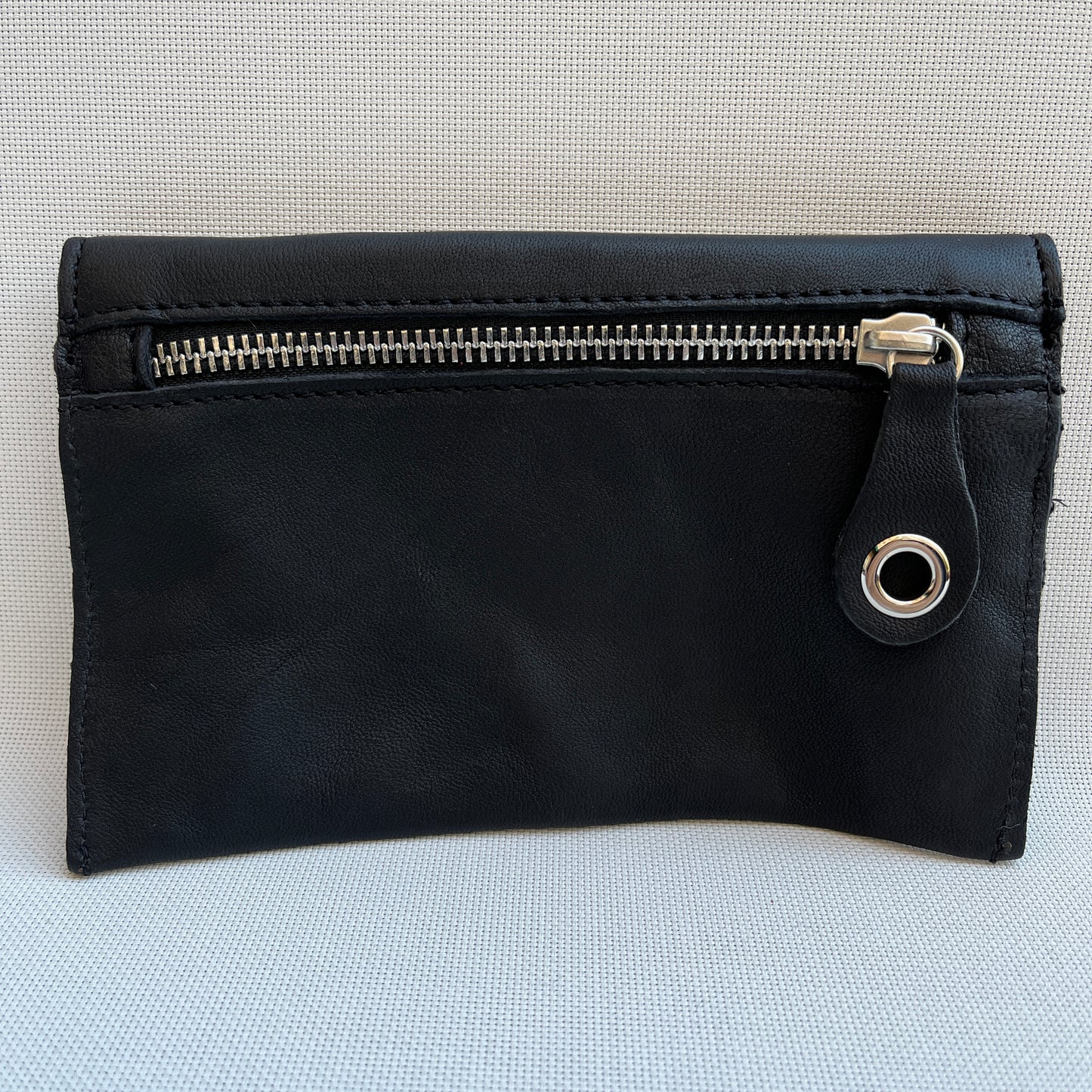 Monedero Plano CAOMKA · Piel natural BioCuir® · Pieza Exclusiva Núm. 10942