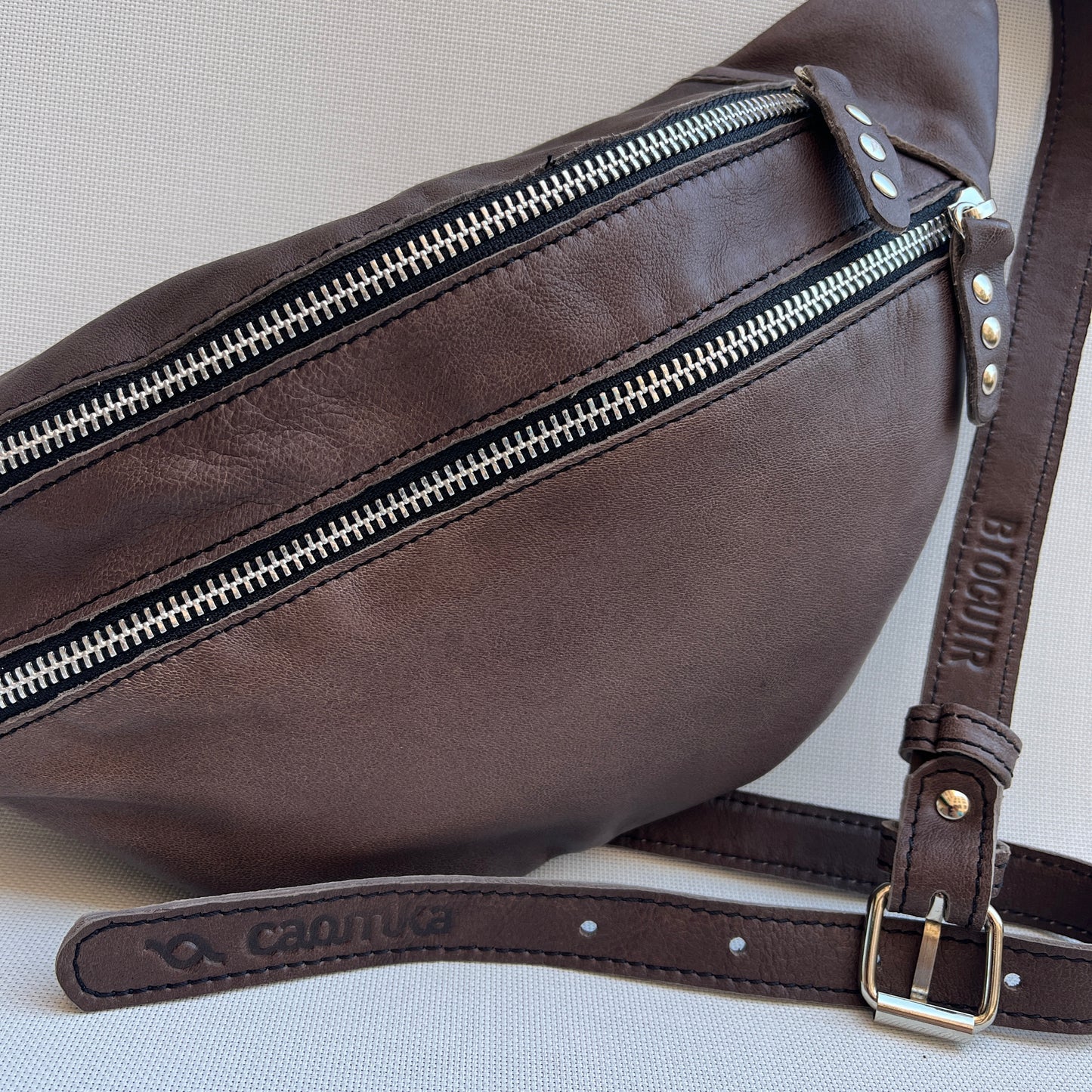 Retro Chic Taupe BioCuir® Natural Leather Exclusive Piece No. 12657