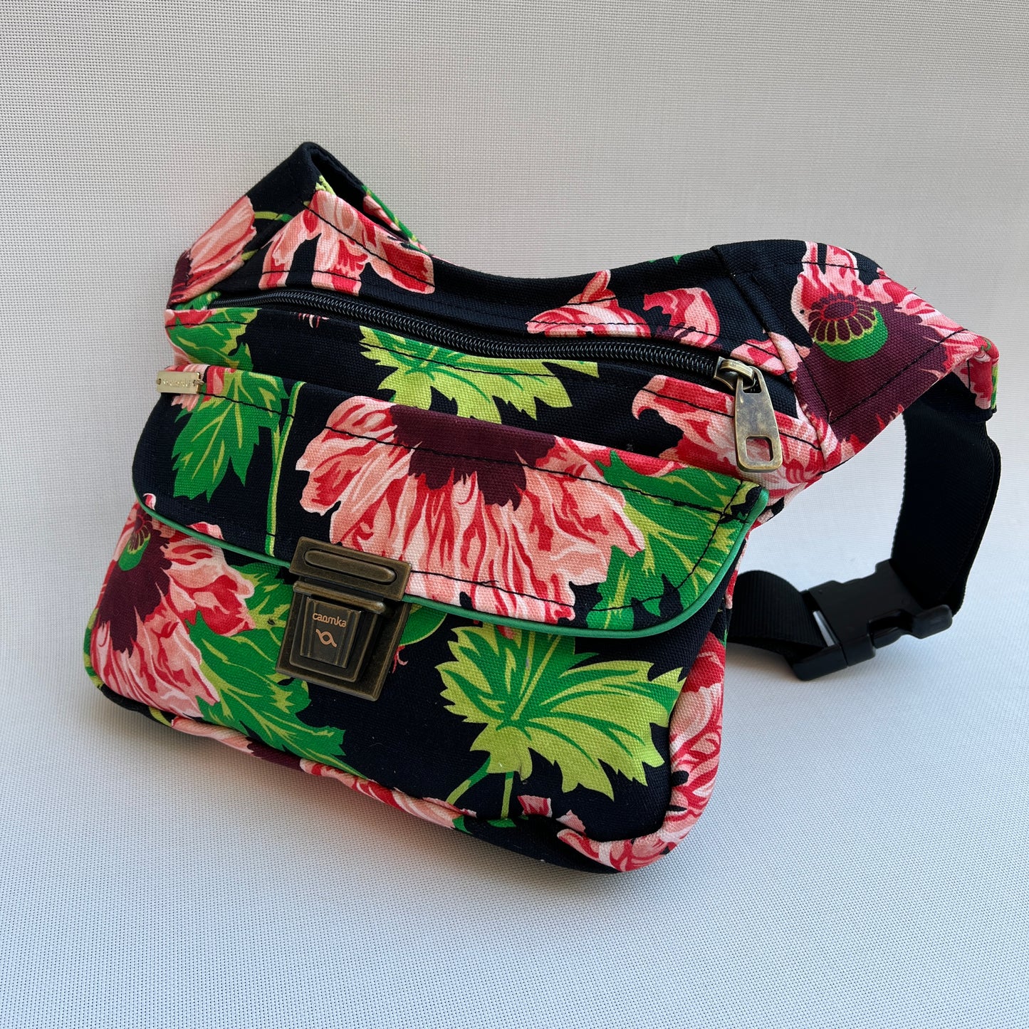 Special Black Flowers · Pieza Única Núm. 11001