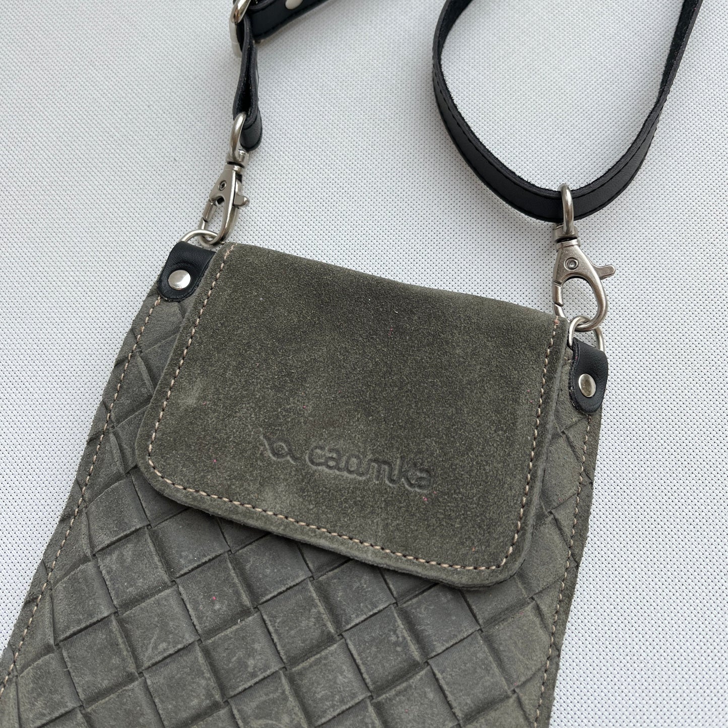 Mobile Holder Earth Design Braided Split Leather Bottle Green