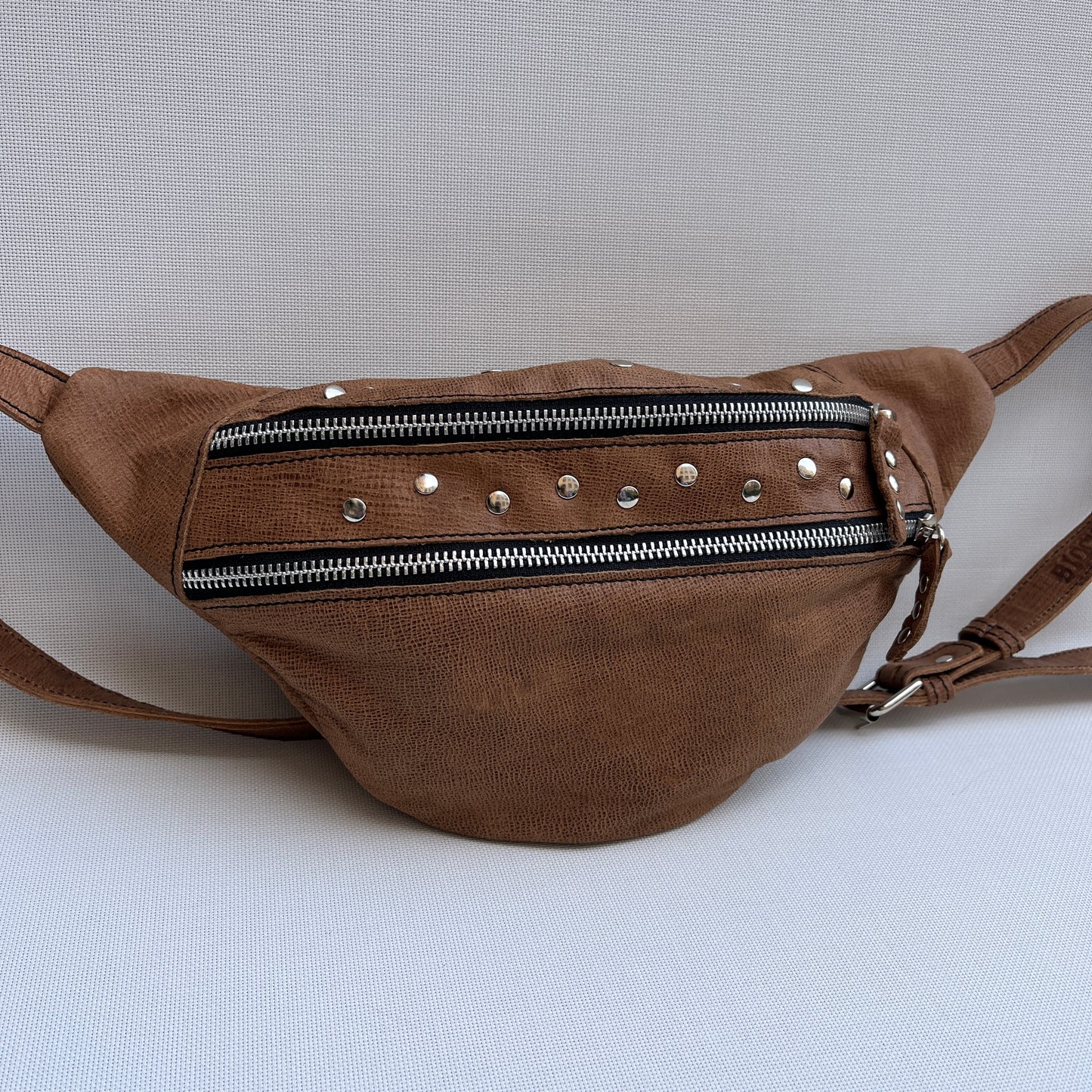 Premium Retro Chic Brown · Piel natural BioCuir® · Pieza Exclusiva Núm. 11906