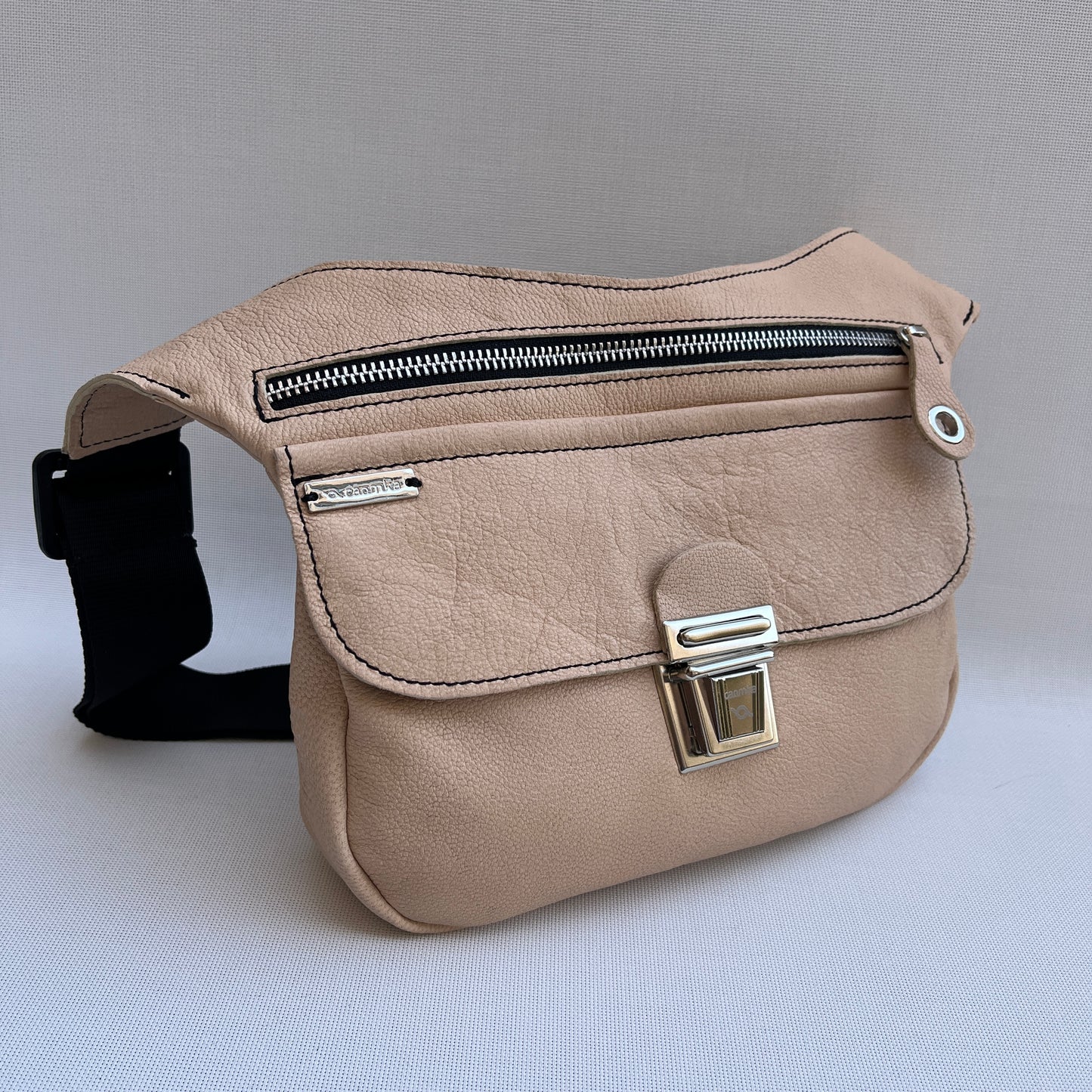 Classic Vanilla · Piel natural BioCuir® · Pieza Exclusiva Núm. 11875