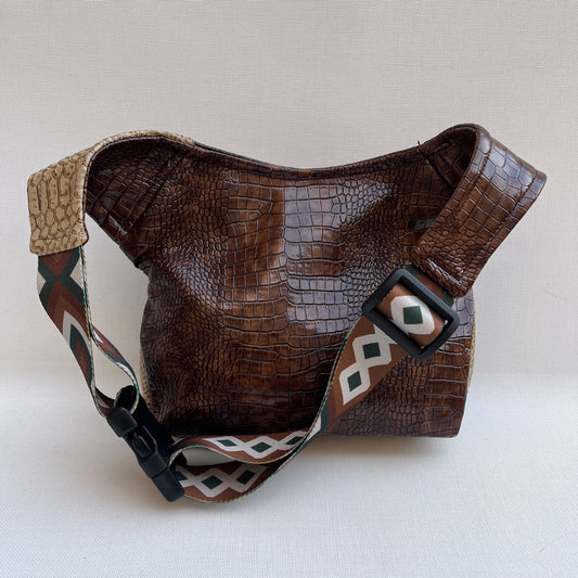 Elegant Brown Animal Print · Pieza Exclusiva Núm. 12886