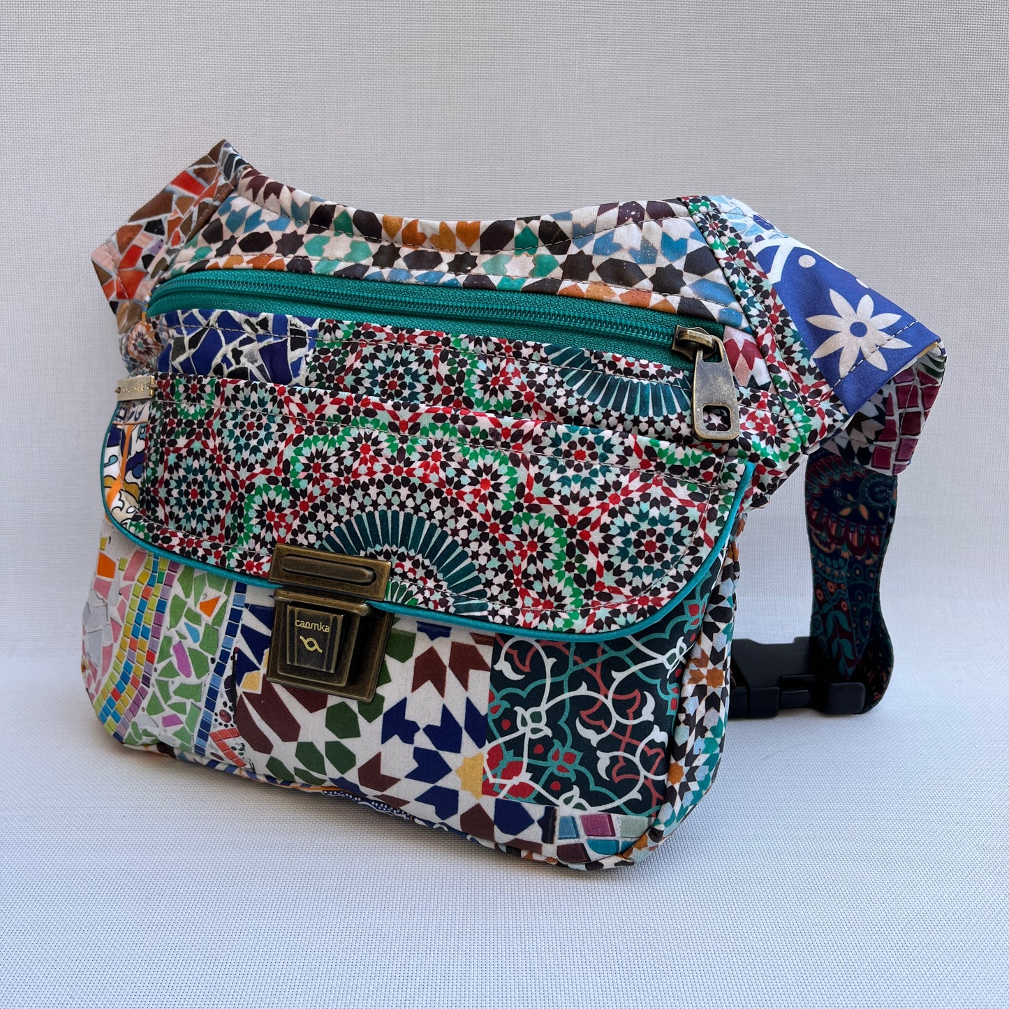 Special Gaudí Turquesa · Impermeable · Pieza Única Núm. 12061