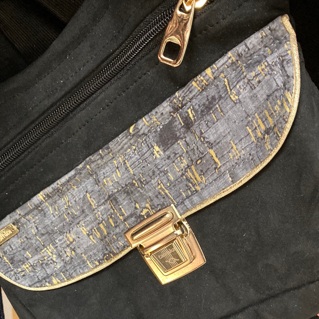 Special Elegant Black (Suede) · Exclusive Piece No. 11197