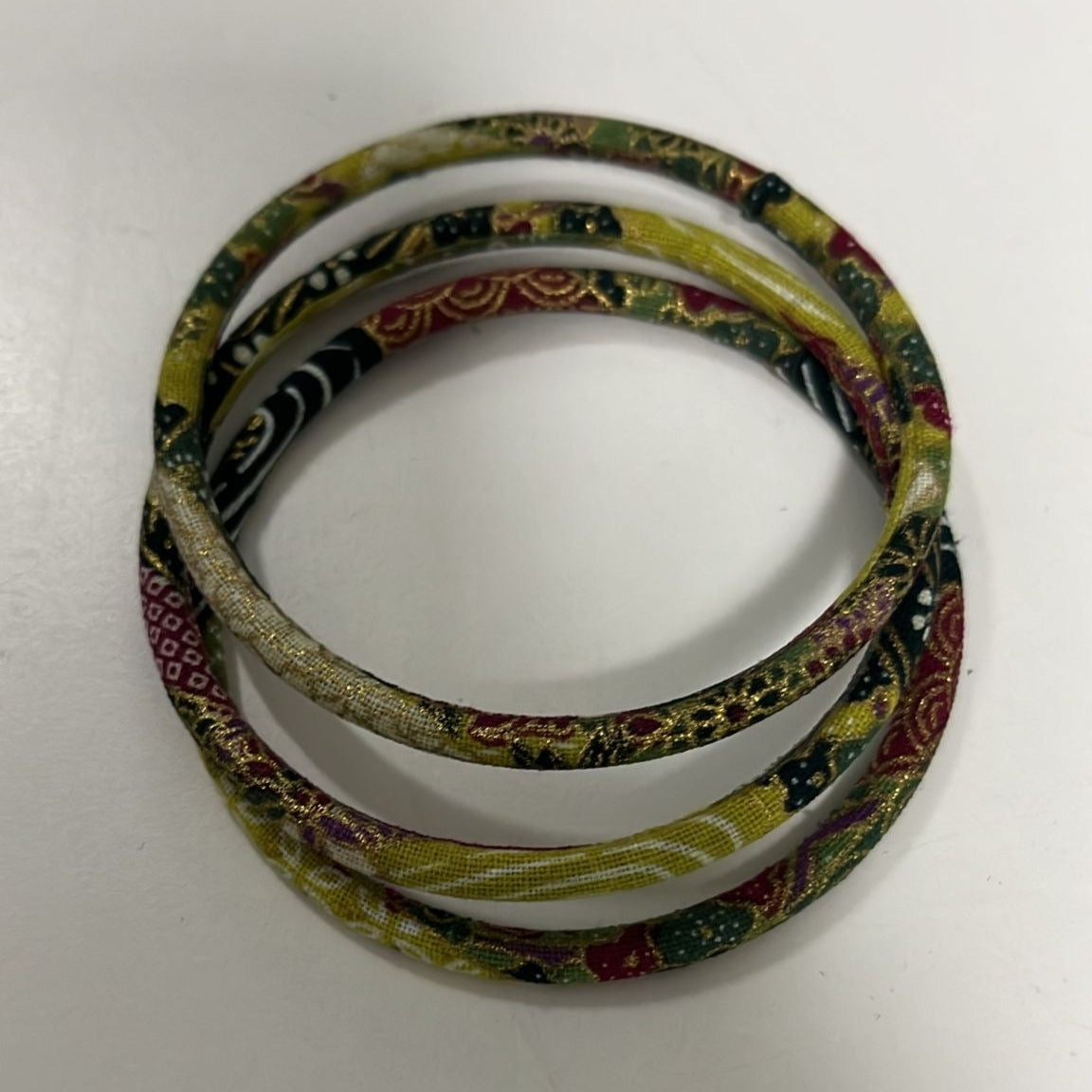 Pack de 3 pulseras a juego de los tejidos Caomka