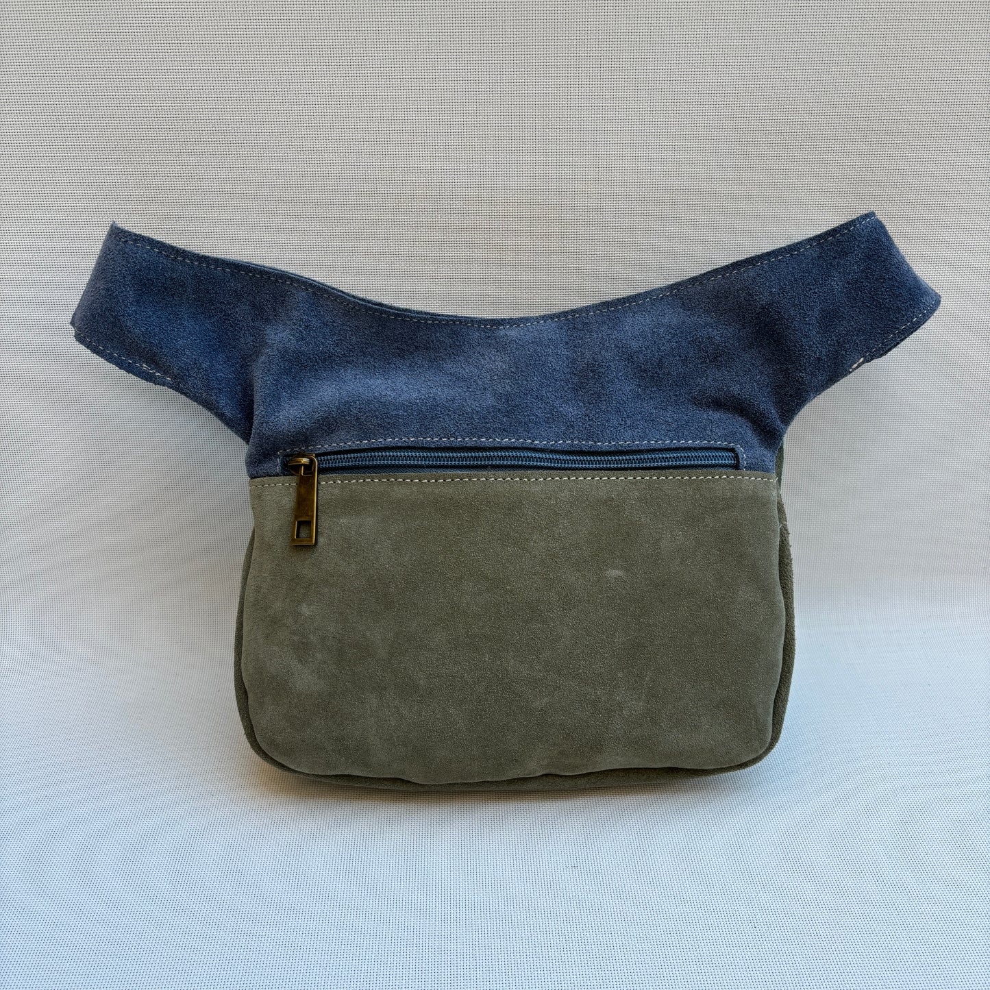 Riñonera Soft Greens · Piel Serraje · Pieza Exclusiva Núm. 15643