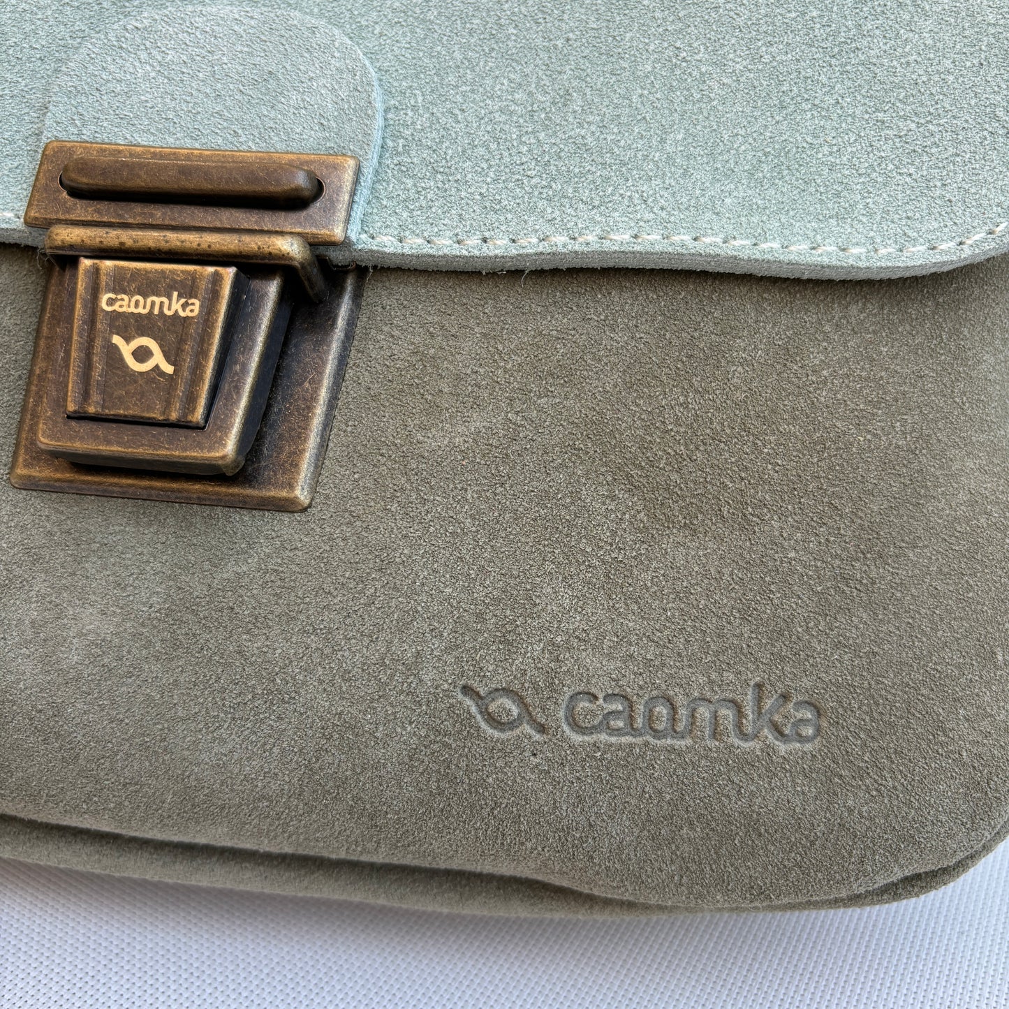 Riñonera Soft Greens · Piel Serraje · Pieza Exclusiva Núm. 15643