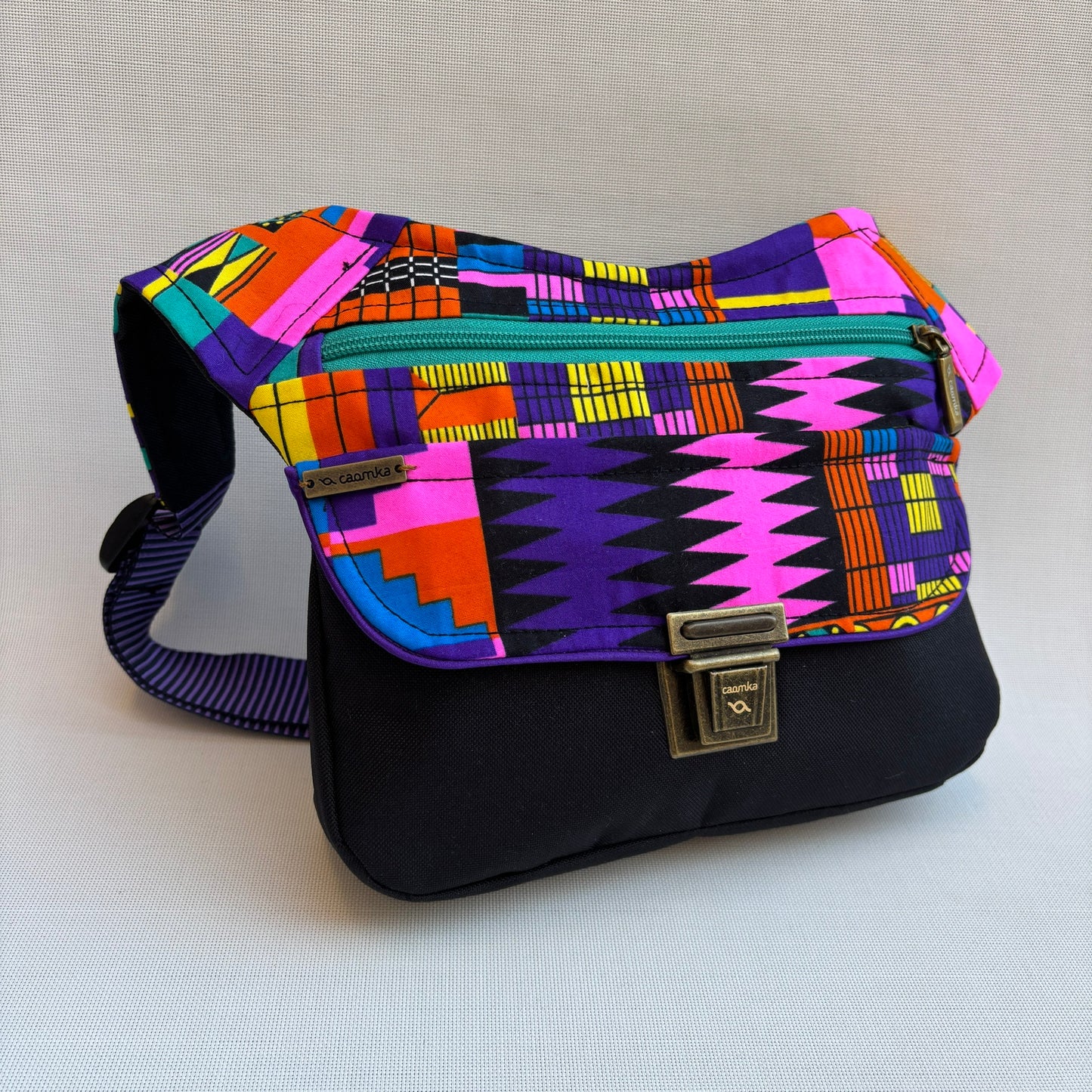 Riñonera "Special Black African Colors" · Impermeable · Pieza Única Núm. 16864