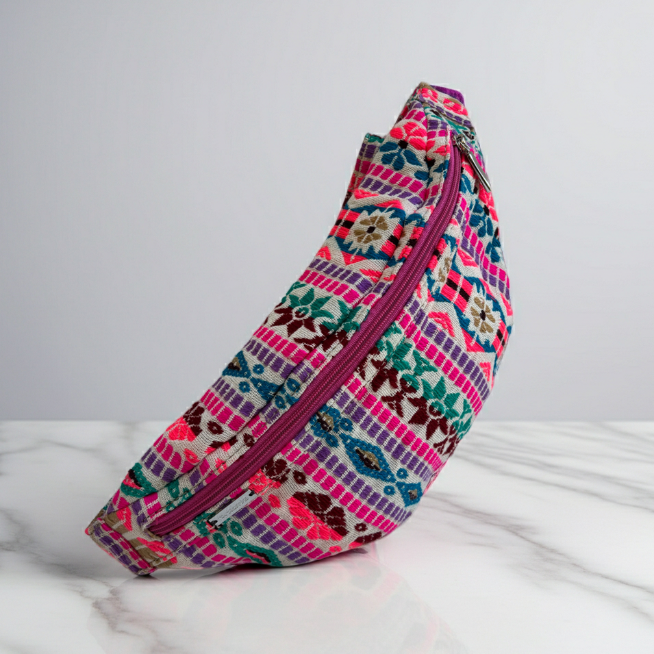 Riñonera - Bandolera Retrochic Mónica “Folk Fucsia” · Pieza Única Núm. 19151