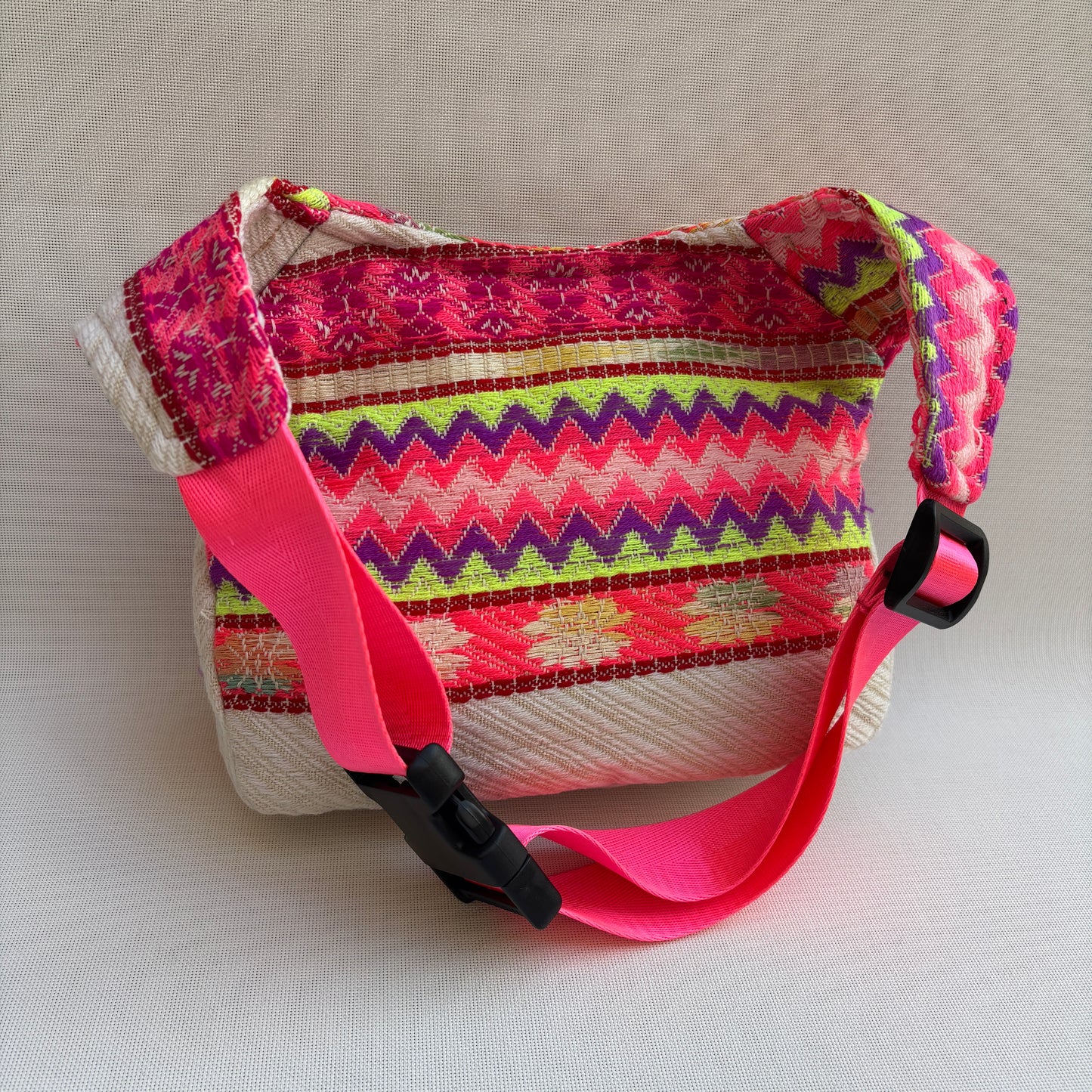 Riñonera “Special India Energy Fluor” · Pieza Única Núm. 18418