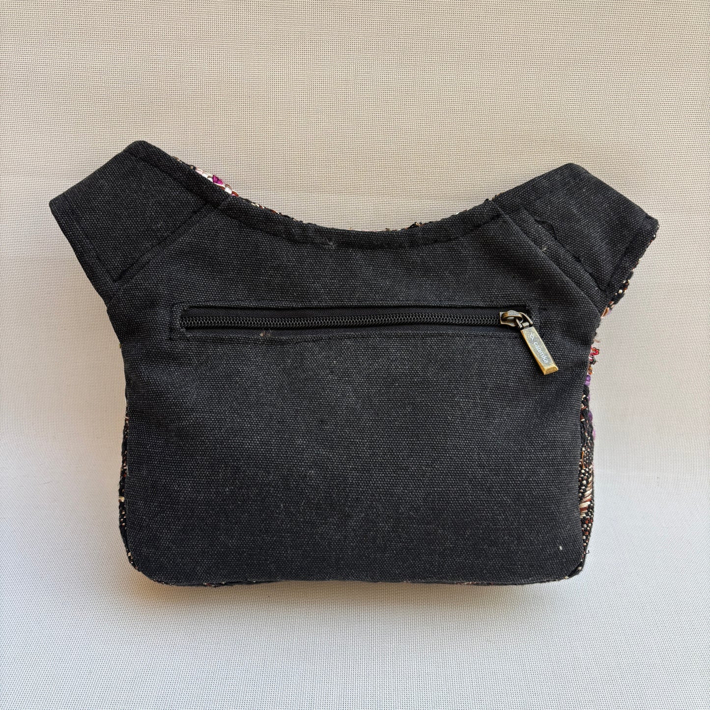 Riñonera "Special Amazing India" + Bolsillo trasero · Pieza Única Núm. 18423