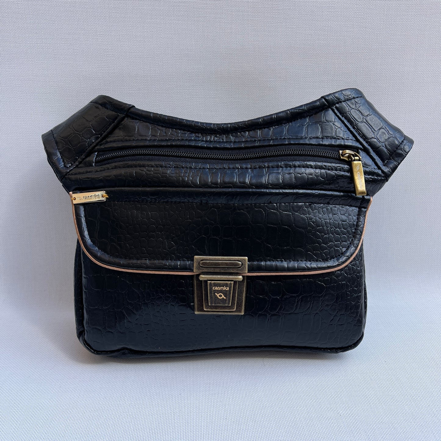 Elegant Black & Old Gold + Bolsillo trasero · Pieza Exclusiva Núm. 15281