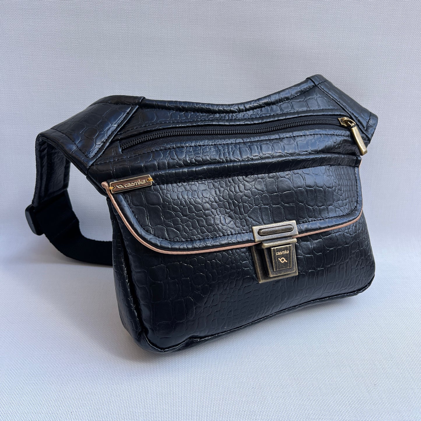 Elegant Black & Old Gold + Bolsillo trasero · Pieza Exclusiva Núm. 15281