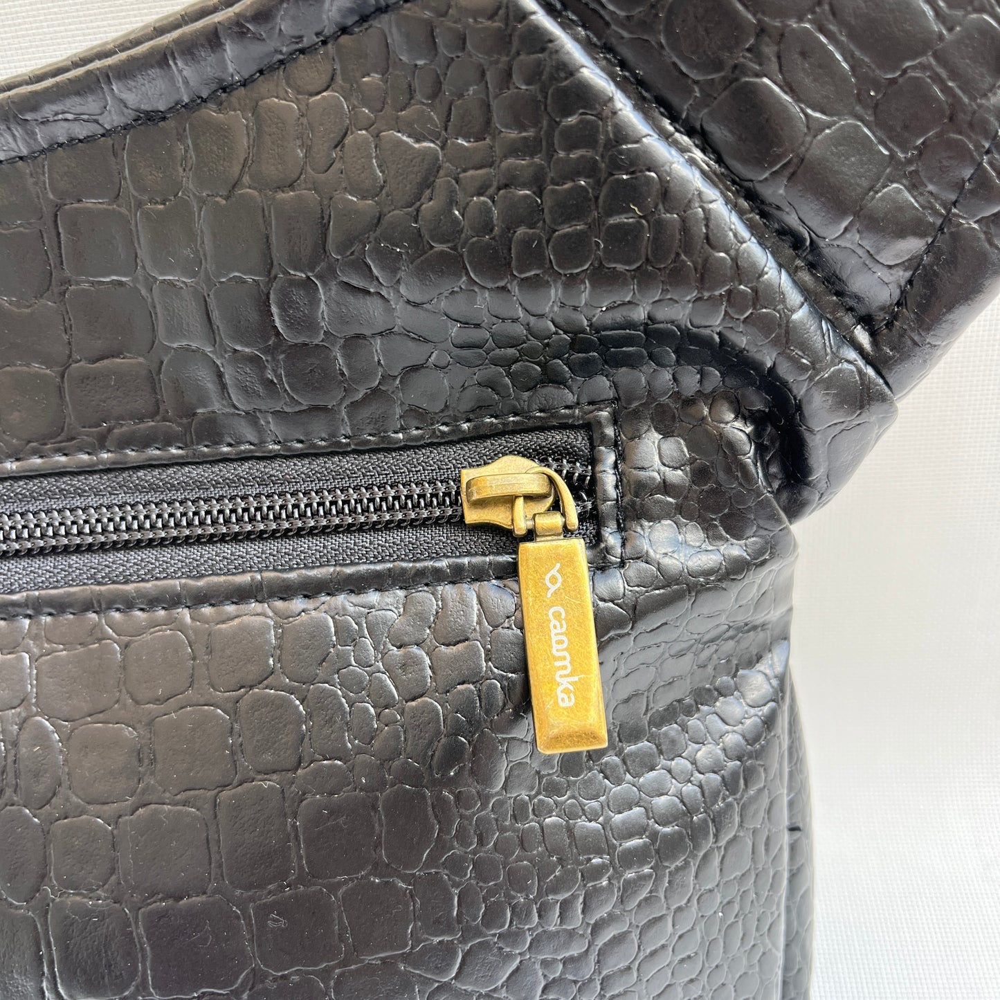 Elegant Black & Old Gold + Bolsillo trasero · Pieza Exclusiva Núm. 15281