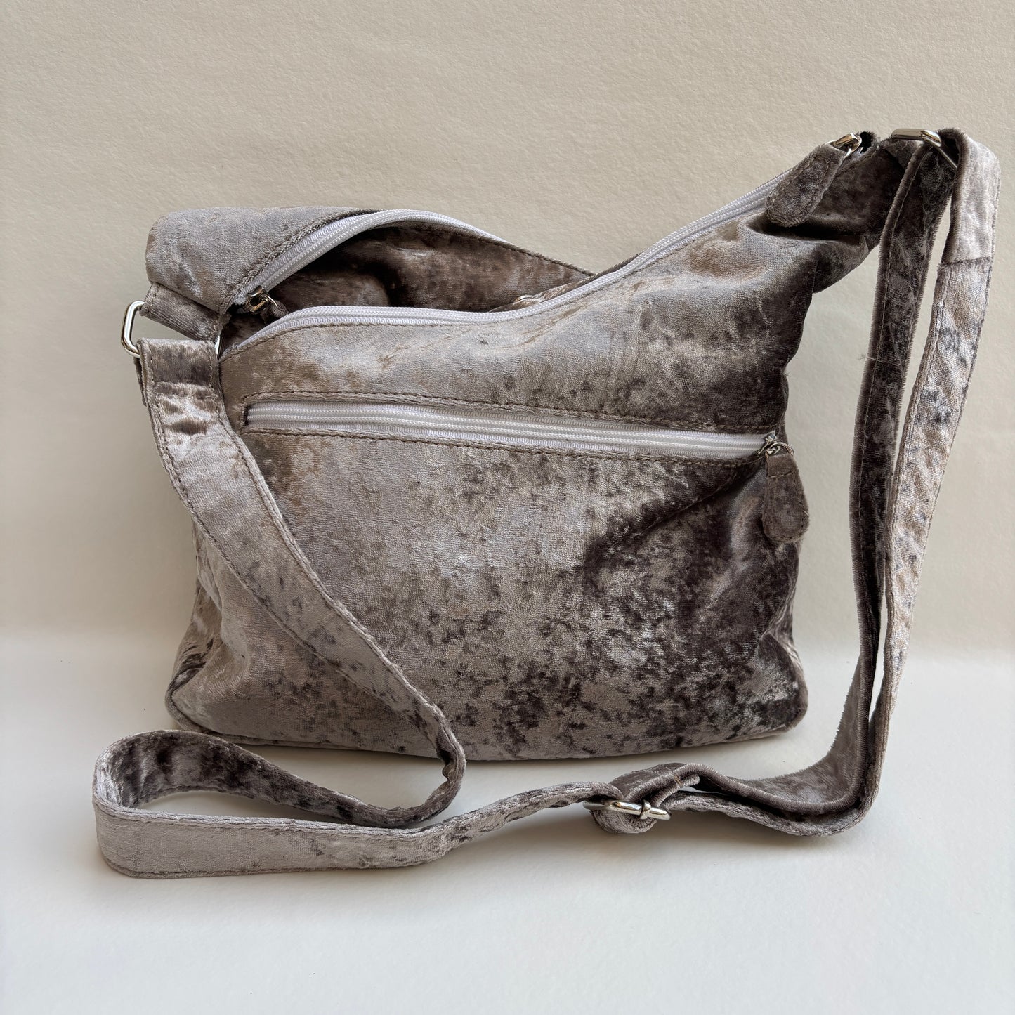 Bolso Bandolera Súper Caomka "Silver Velvet" · Pieza Única Núm. 19255