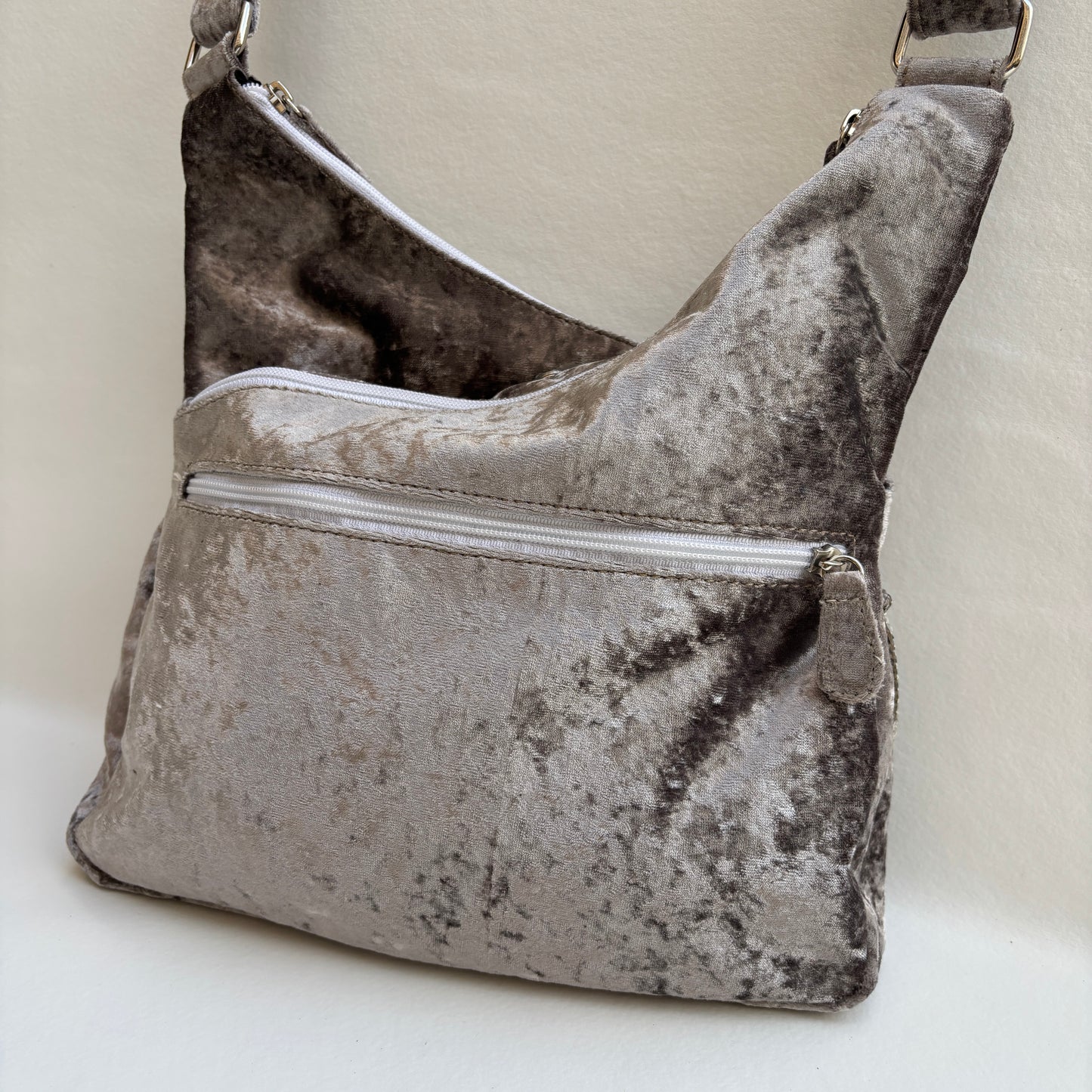 Bolso Bandolera Súper Caomka "Silver Velvet" · Pieza Única Núm. 19255
