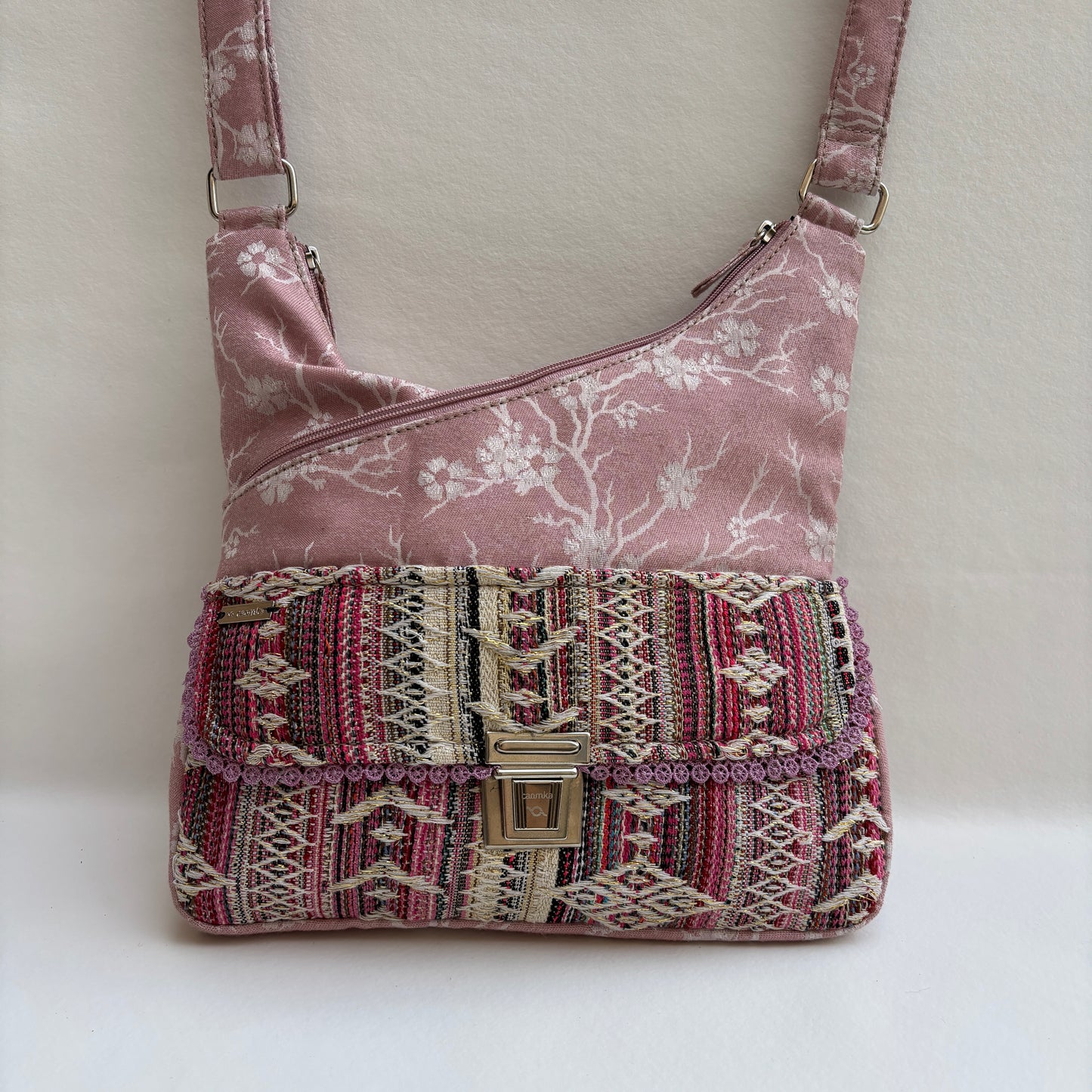 Bolso Bandolera Súper Caomka "Special Sakura Boho" · Pieza Única Núm. 19252