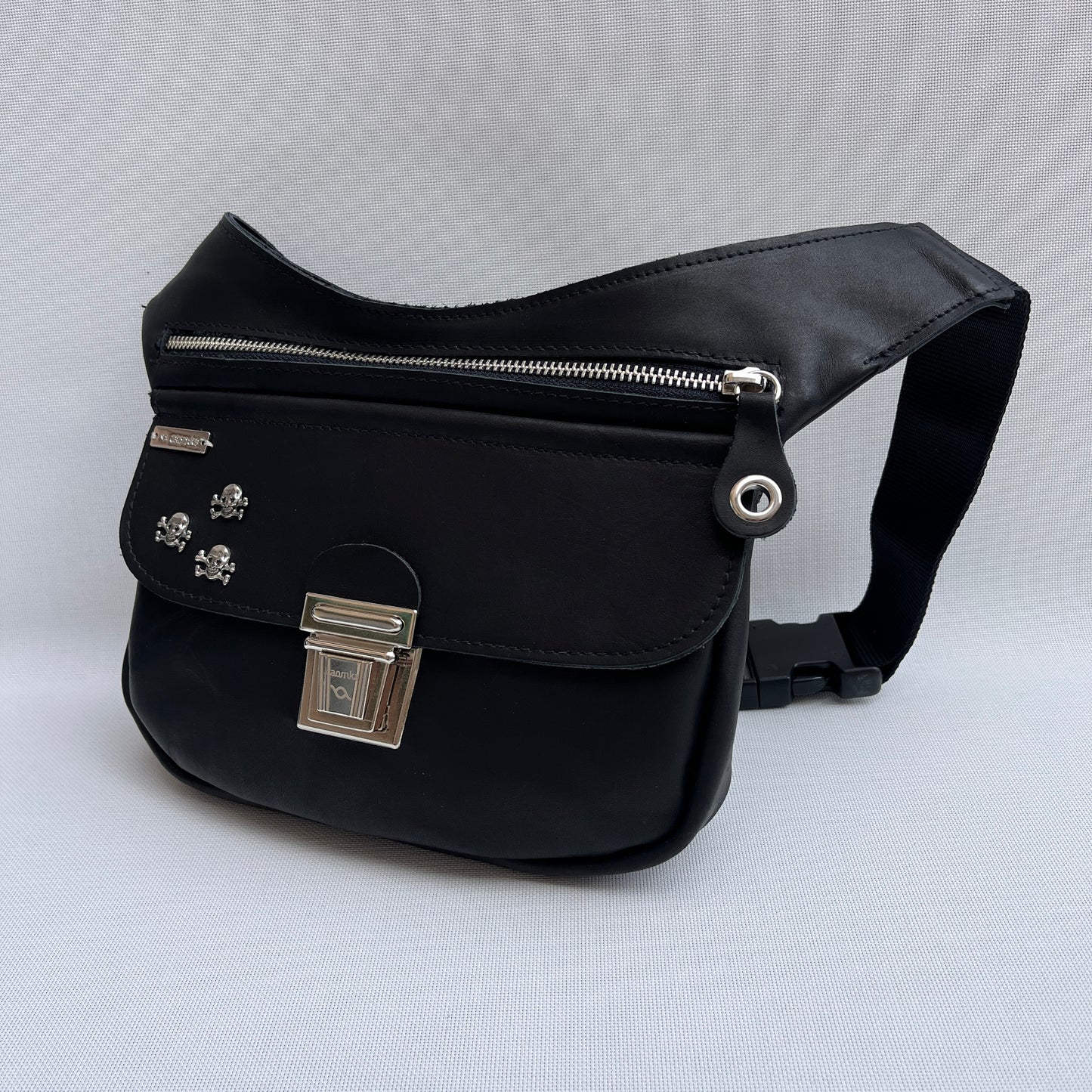Premium Black & Skulls · Piel - Cuero · Pieza Exclusiva Núm. 15328