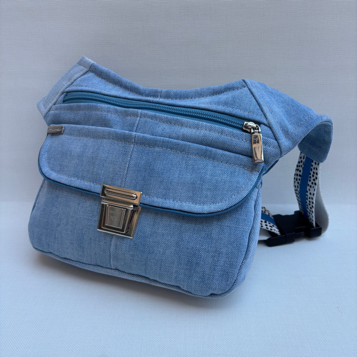 Riñonera "Sweet" ♻️ Jeans Recycled ♻️ · Pieza Única Núm. 17870