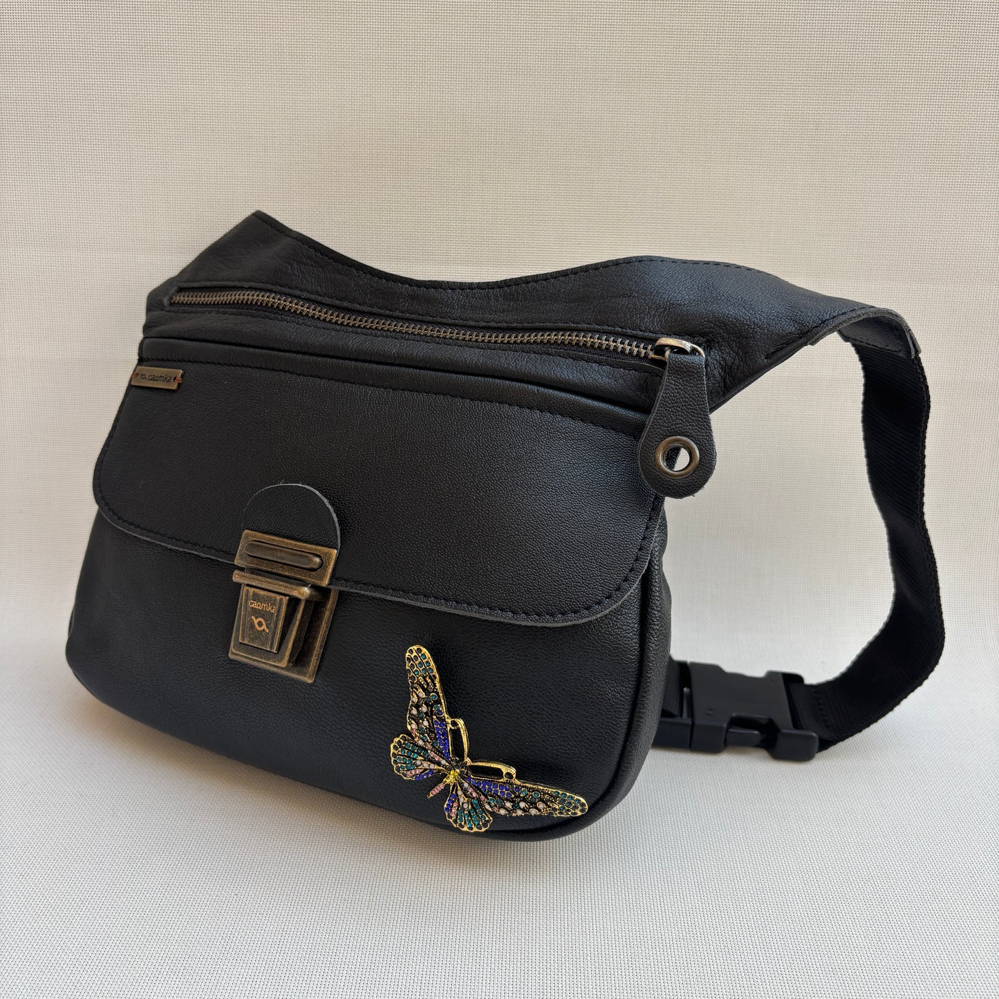 Premium Black & Butterfly · Piel - Cuero · Pieza Única Núm. 18476