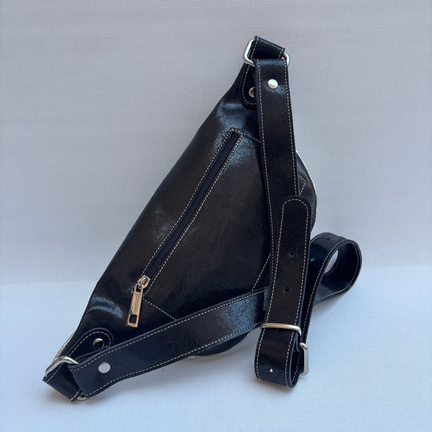 Riñonera "Premium Retro Chic Silver Black" · Piel / Cuero · Pieza Exclusiva Núm. 17828