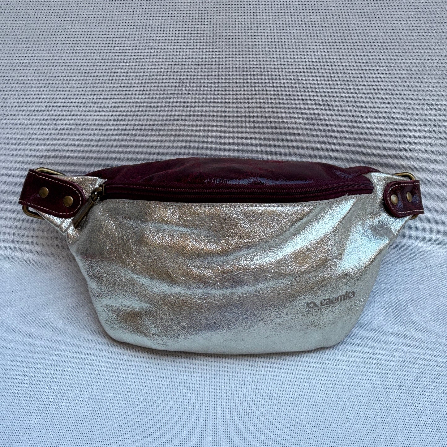 Riñonera "Premium Retro Chic Golden Burdeos" · Piel / Cuero · Pieza Exclusiva Núm. 17829