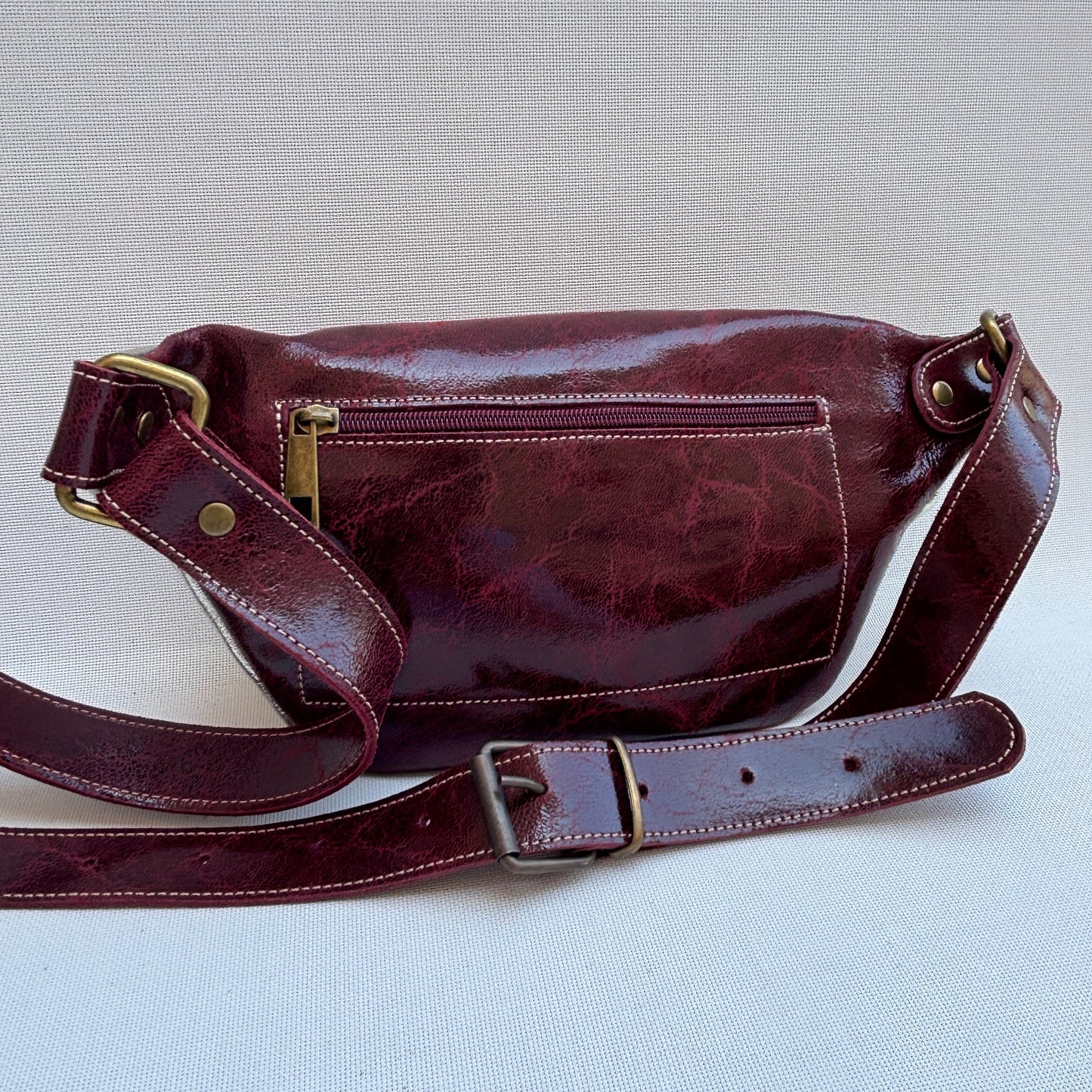 Riñonera "Premium Retro Chic Golden Burdeos" · Piel / Cuero · Pieza Exclusiva Núm. 17829