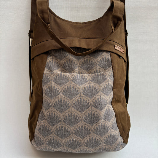 Mochila "Bhaktapur" Camel  · Pieza 16920