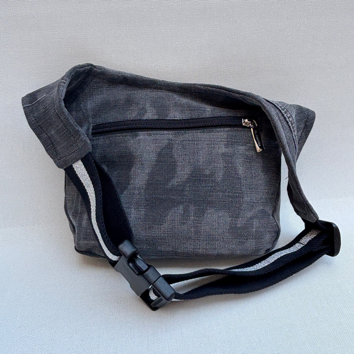 Riñonera "Special ♻️ Jeans Recycled ♻️ Top + Bolsillo trasero con cremallera · Pieza Única Núm. 17822